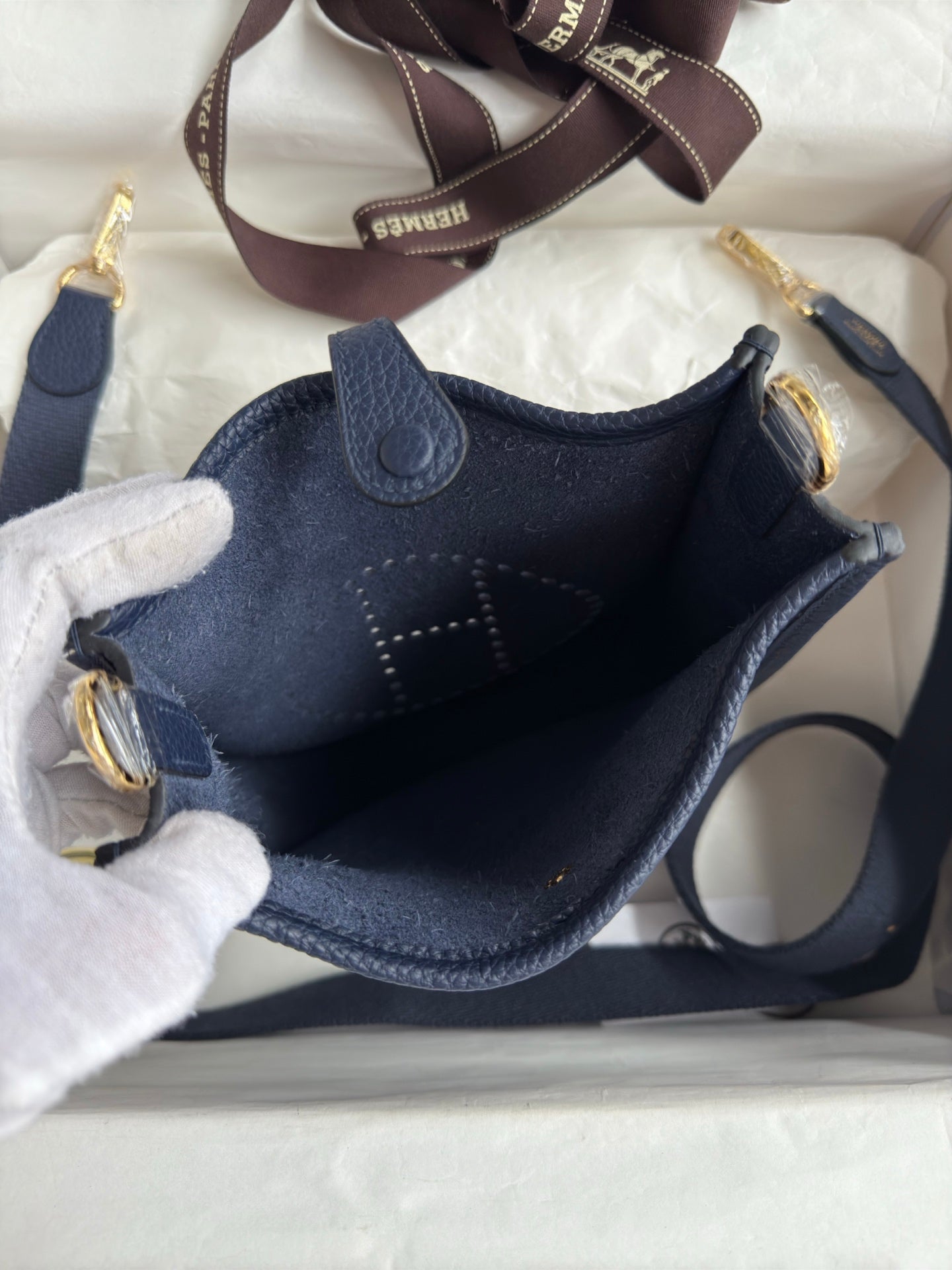 HM 25S EVELYNE 17 CM IN SLATE BLUE-GRAY COWHIDE WITH GOLD HARDWARE