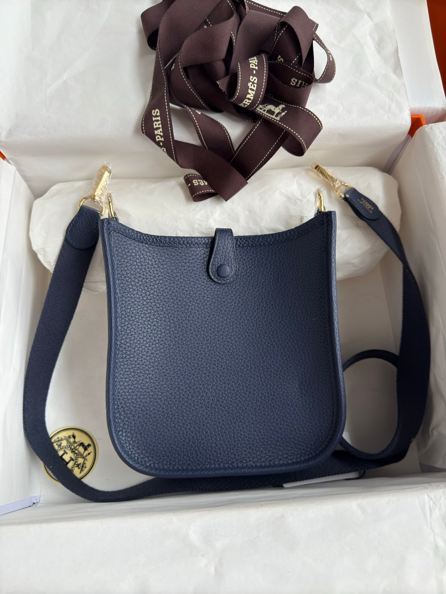 HM 25S EVELYNE 17 CM IN SLATE BLUE-GRAY COWHIDE WITH GOLD HARDWARE