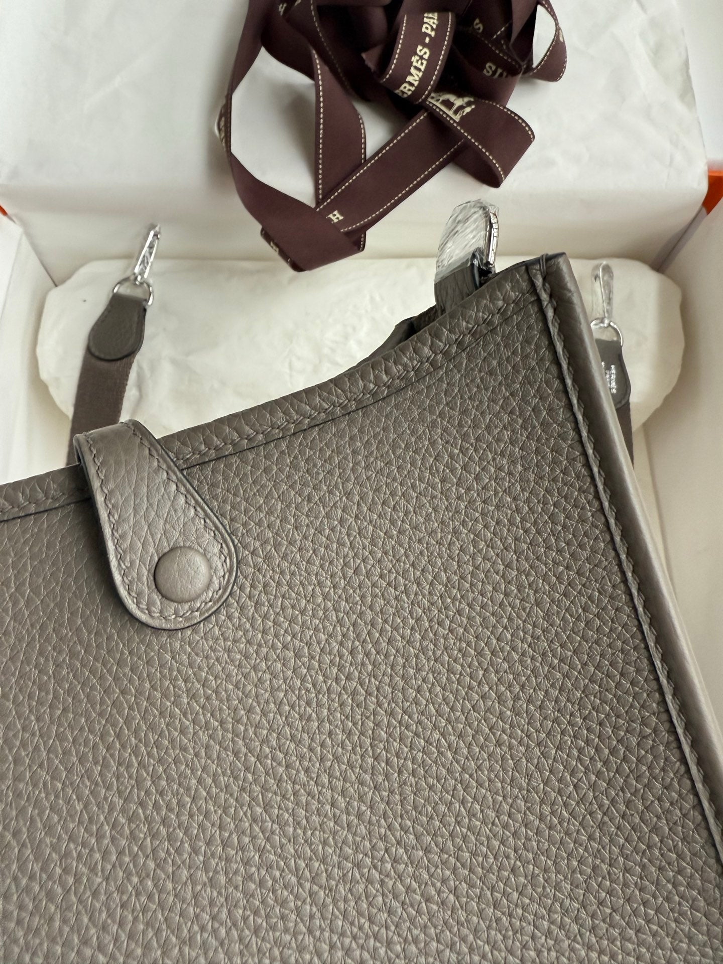 HM 25S EVELYNE 17 CM IN GRAY COWHIDE WITH SILVER HARDWARE