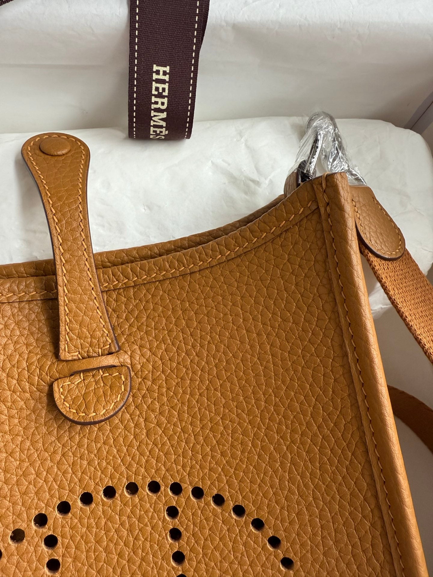 HM 25S EVELYNE 17 CM IN DARK BROWN COWHIDE WITH SILVER HARDWARE