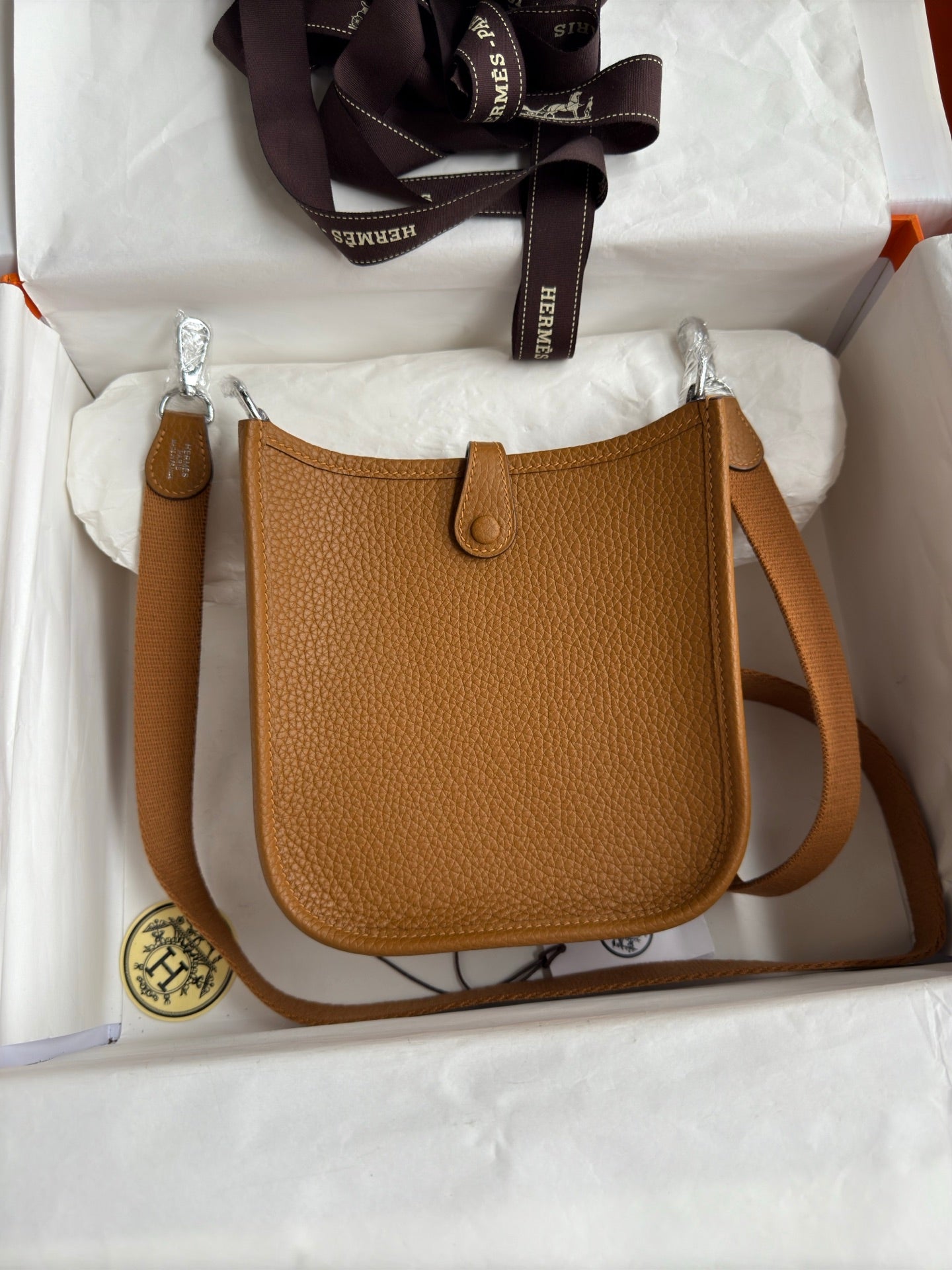 HM 25S EVELYNE 17 CM IN DARK BROWN COWHIDE WITH SILVER HARDWARE