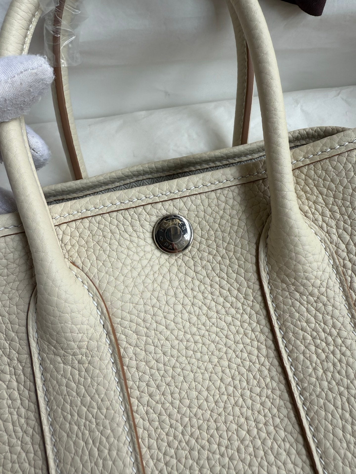HM 25S GARDEN PARTY 23 CM IN CREAM WHITE TOGO