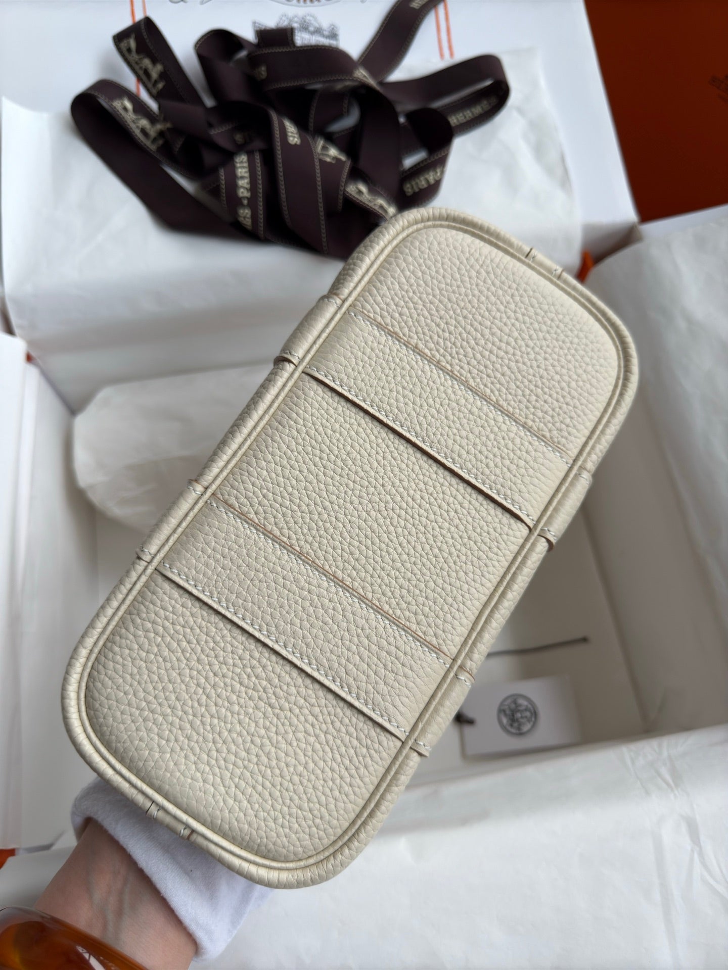 HM 25S GARDEN PARTY 23 CM IN CREAM WHITE TOGO