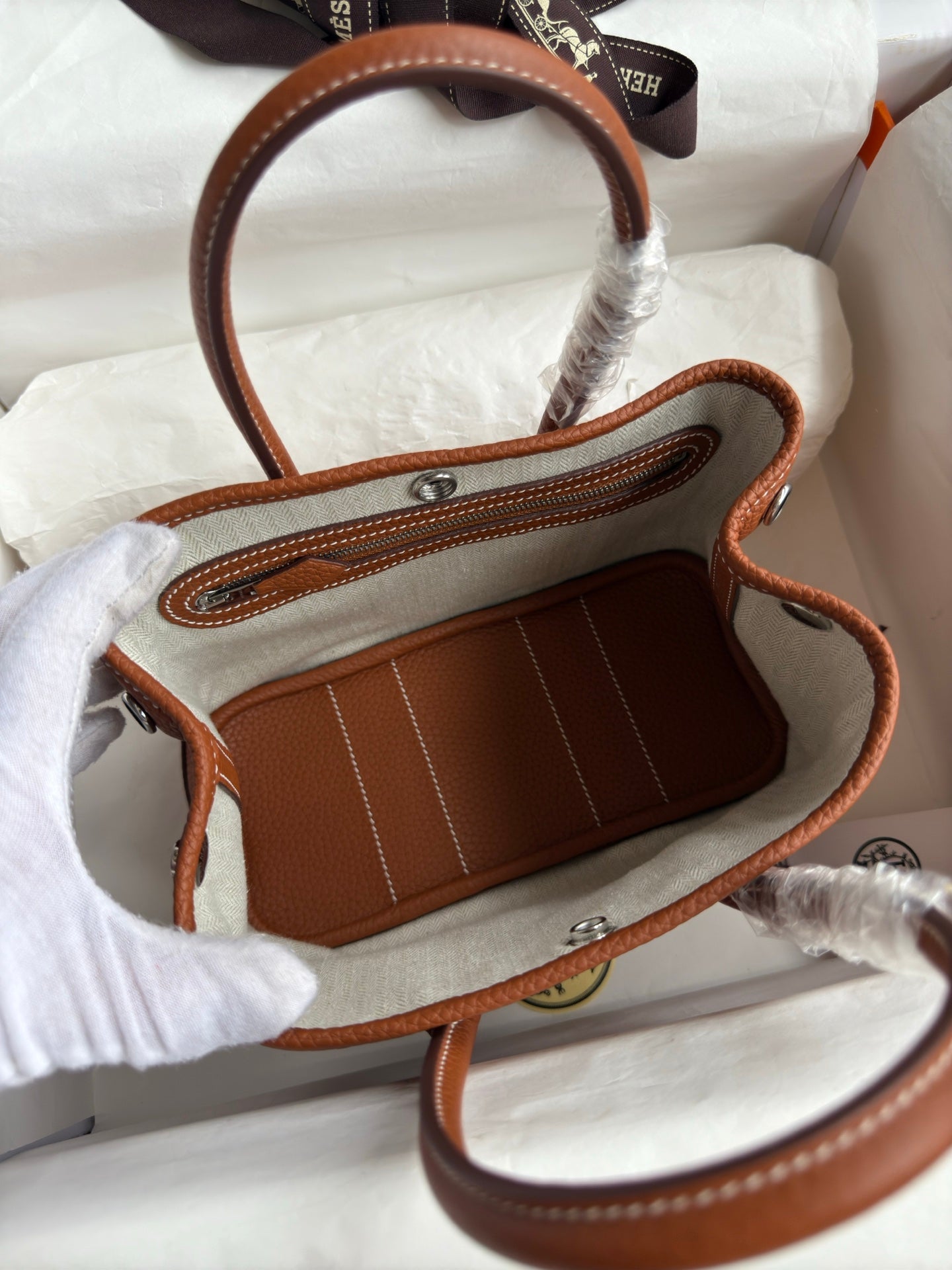 HM 25S GARDEN PARTY 23 CM IN CHESTNUT BROWN TOGO