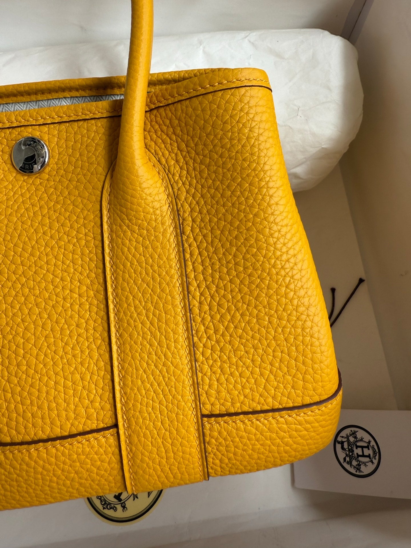 HM 25S GARDEN PARTY 23 CM IN MUSTARD YELLOW TOGO