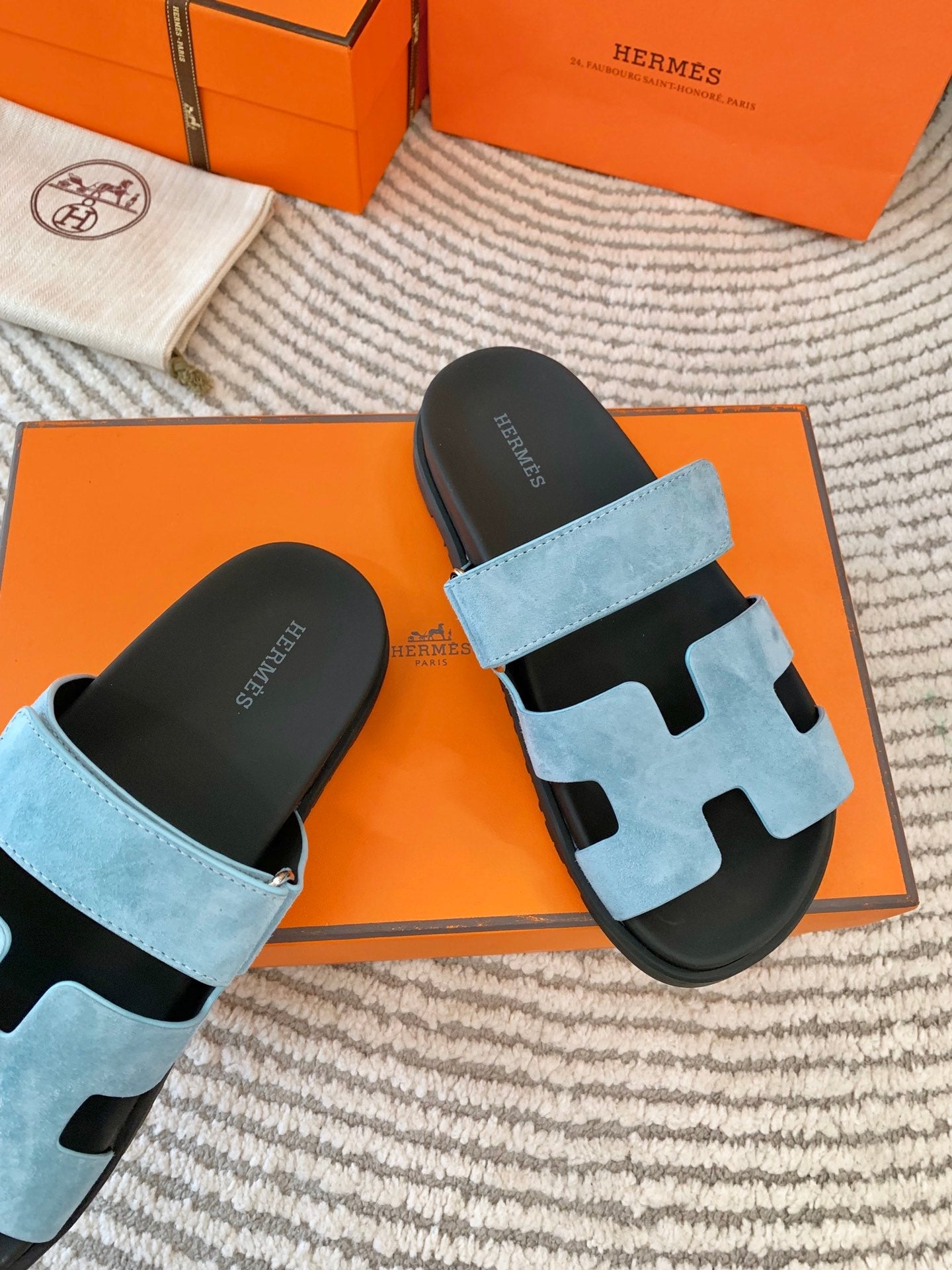 HM CHYPRE SANDAL IN LIGHT BLUE SUEDE
