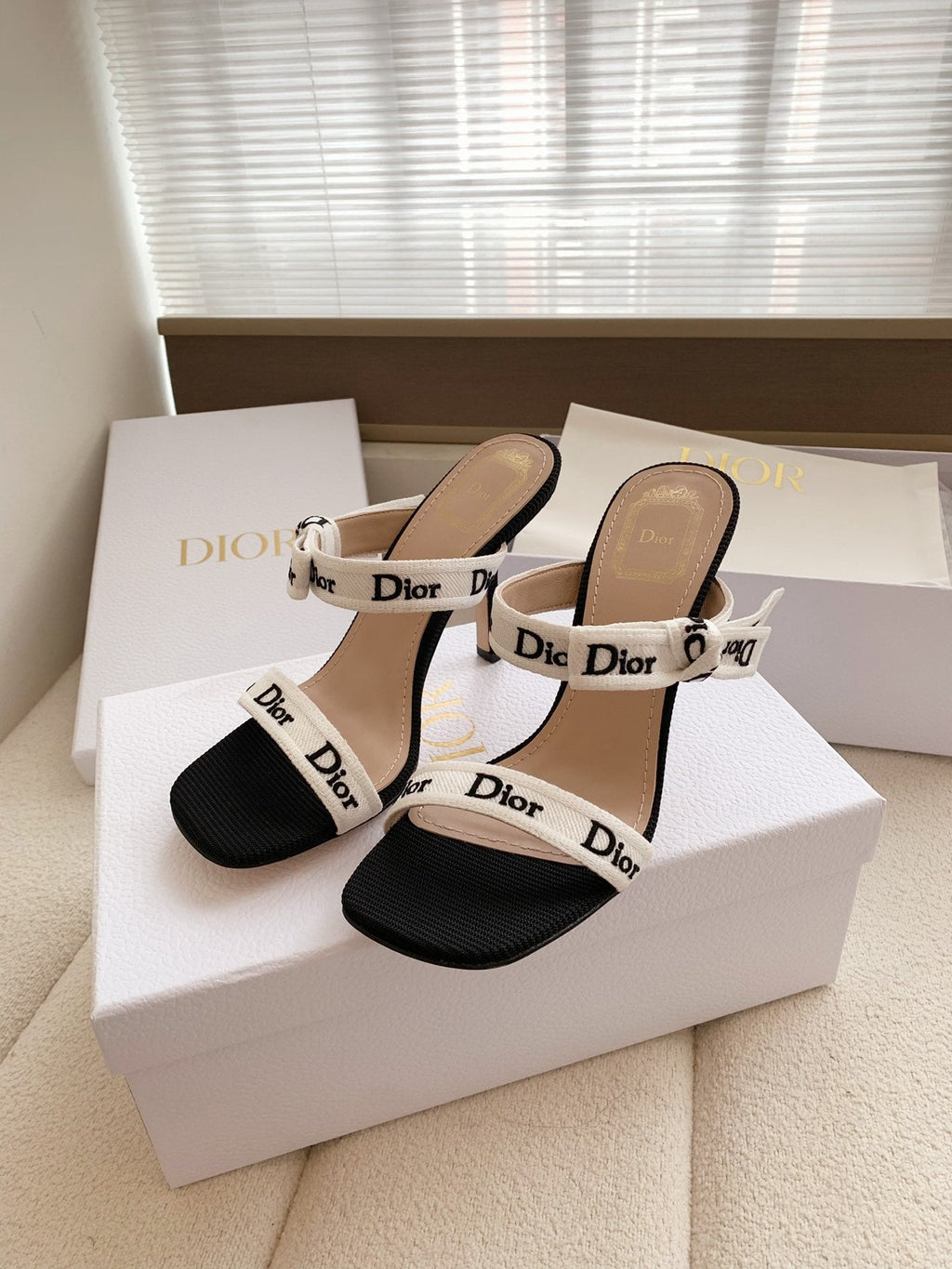 HEELED SANDALS 100MM WITH J'ADIOR STRAPS IN BLACK CALFSKIN