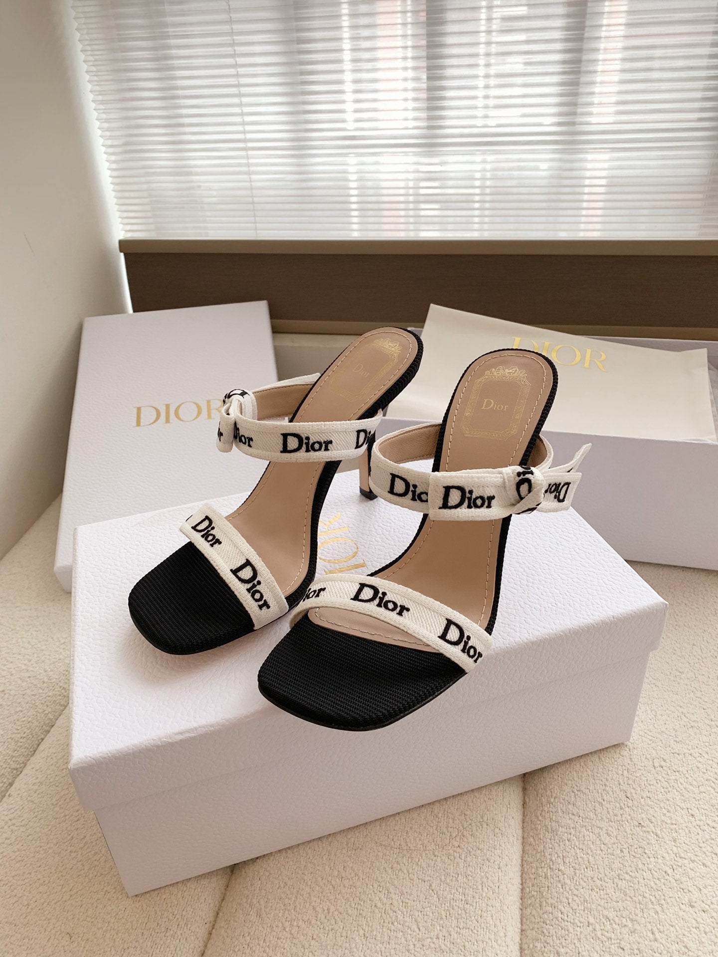 HEELED SANDALS 100MM WITH J'ADIOR STRAPS IN BLACK CALFSKIN