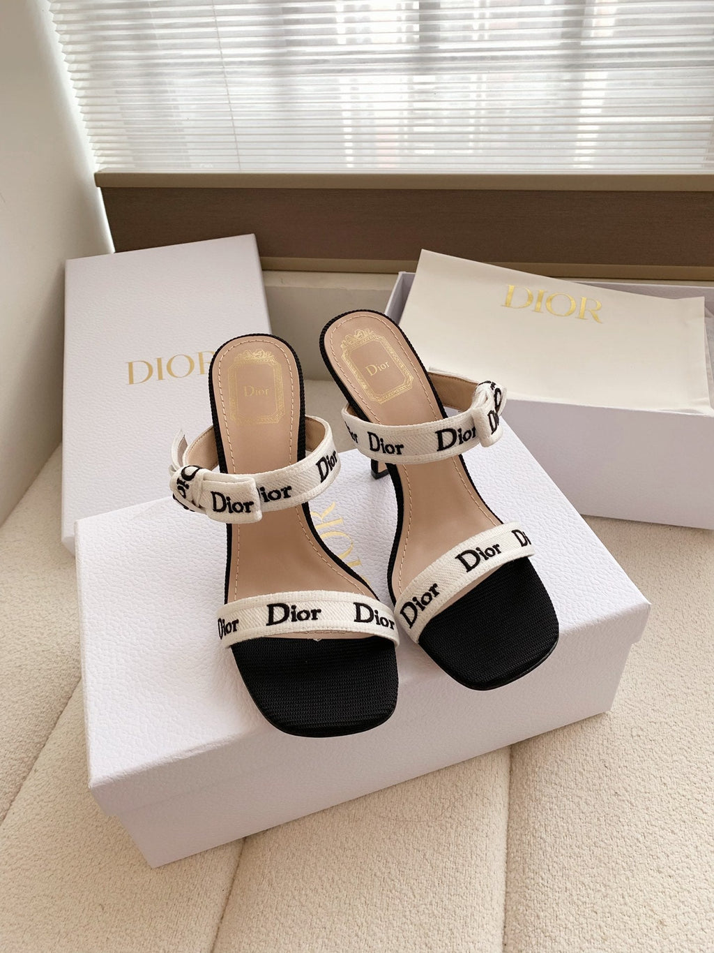 HEELED SANDALS 100MM WITH J'ADIOR STRAPS IN BLACK CALFSKIN