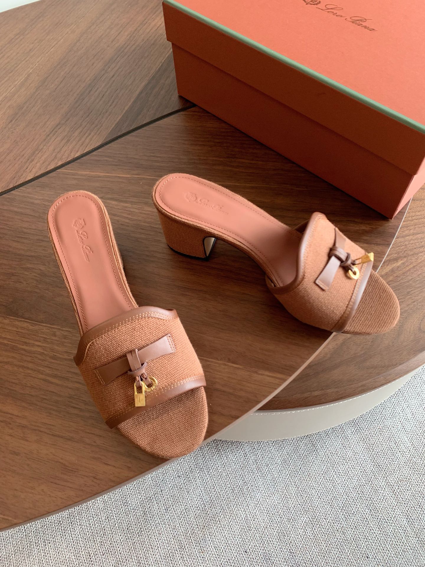 LP 26S SUMMER MULE HEELS 60MM IN DUSTY ROSE BROWN CANVAS AND CALFSKIN GOLD HARDWARE