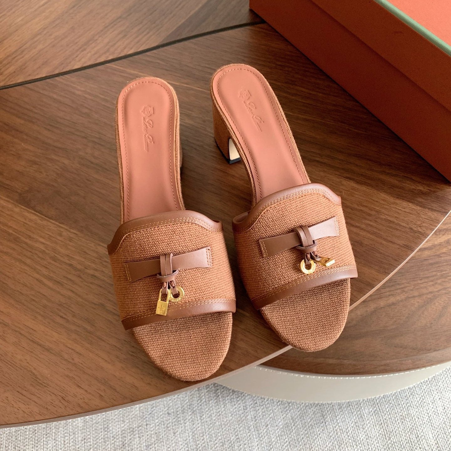 LP 26S SUMMER MULE HEELS 60MM IN DUSTY ROSE BROWN CANVAS AND CALFSKIN GOLD HARDWARE