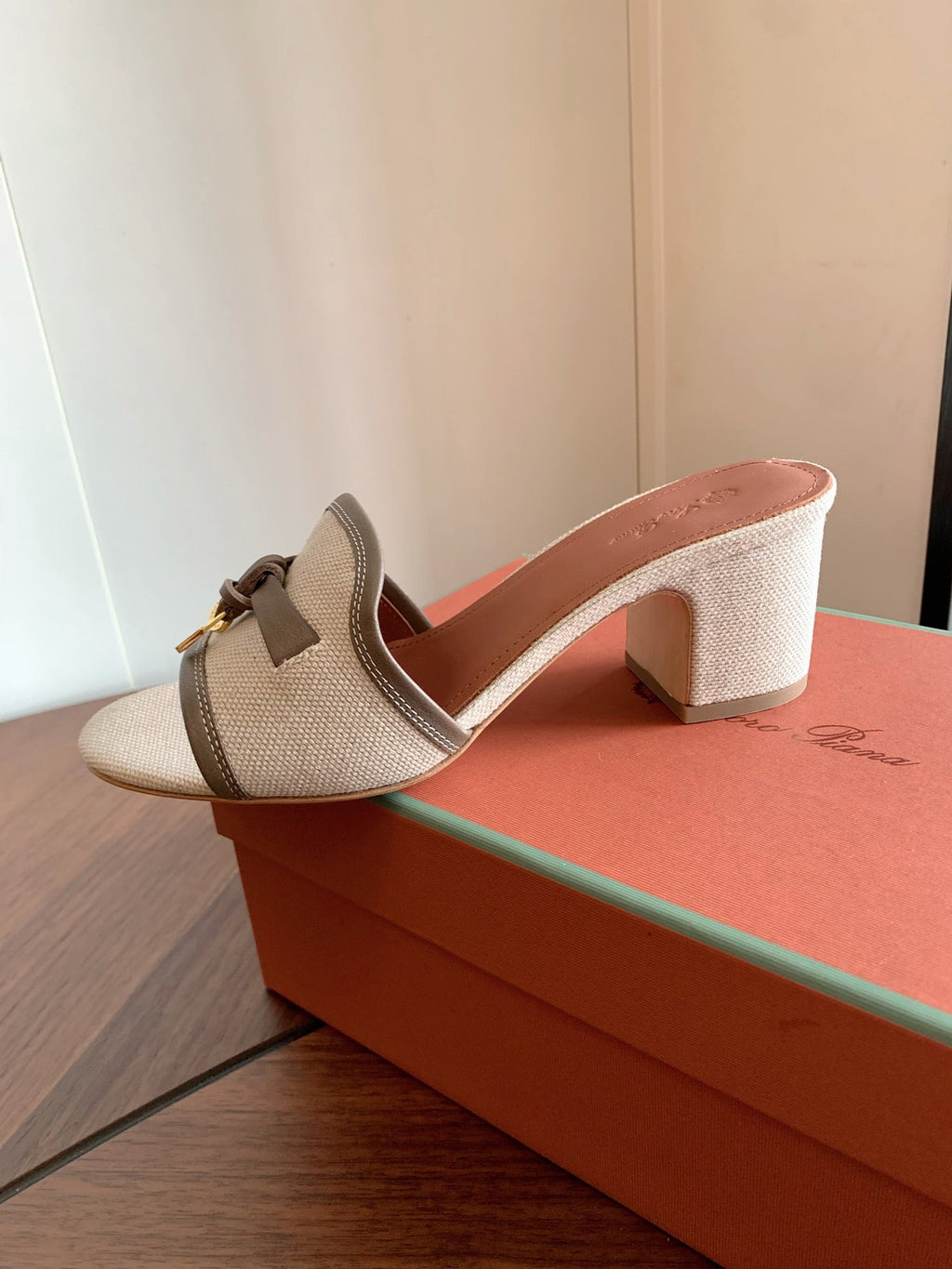 LP 26S SUMMER MULE HEELS 60MM IN BEIGE CANVAS AND TAUPE BROWN CALFSKIN GOLD HARDWARE