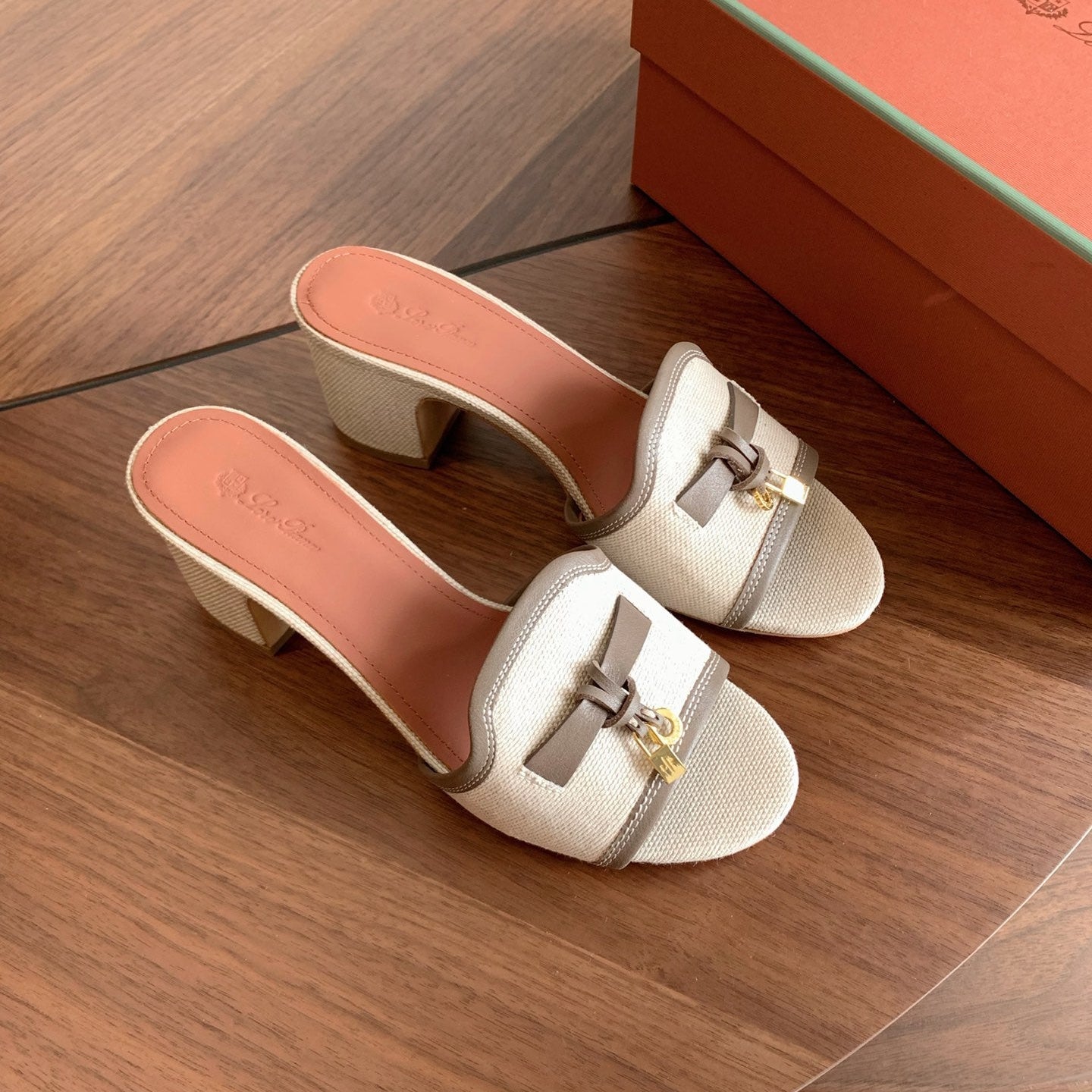 LP 26S SUMMER MULE HEELS 60MM IN BEIGE CANVAS AND TAUPE BROWN CALFSKIN GOLD HARDWARE