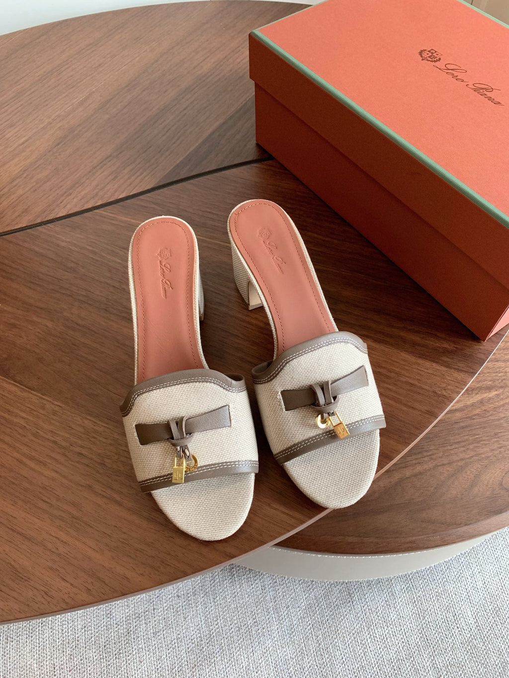 LP 26S SUMMER MULE HEELS 60MM IN BEIGE CANVAS AND TAUPE BROWN CALFSKIN GOLD HARDWARE
