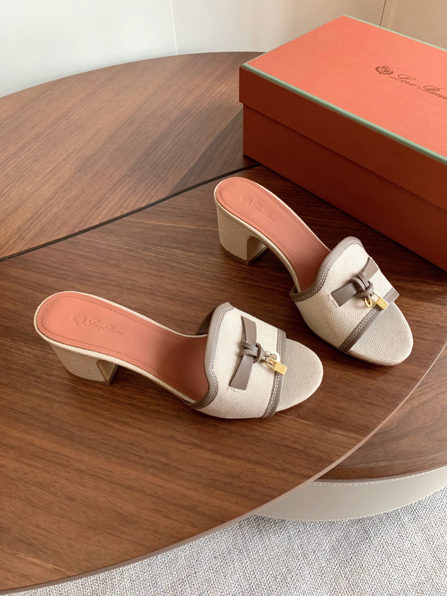 LP 26S SUMMER MULE HEELS 60MM IN BEIGE CANVAS AND TAUPE BROWN CALFSKIN GOLD HARDWARE