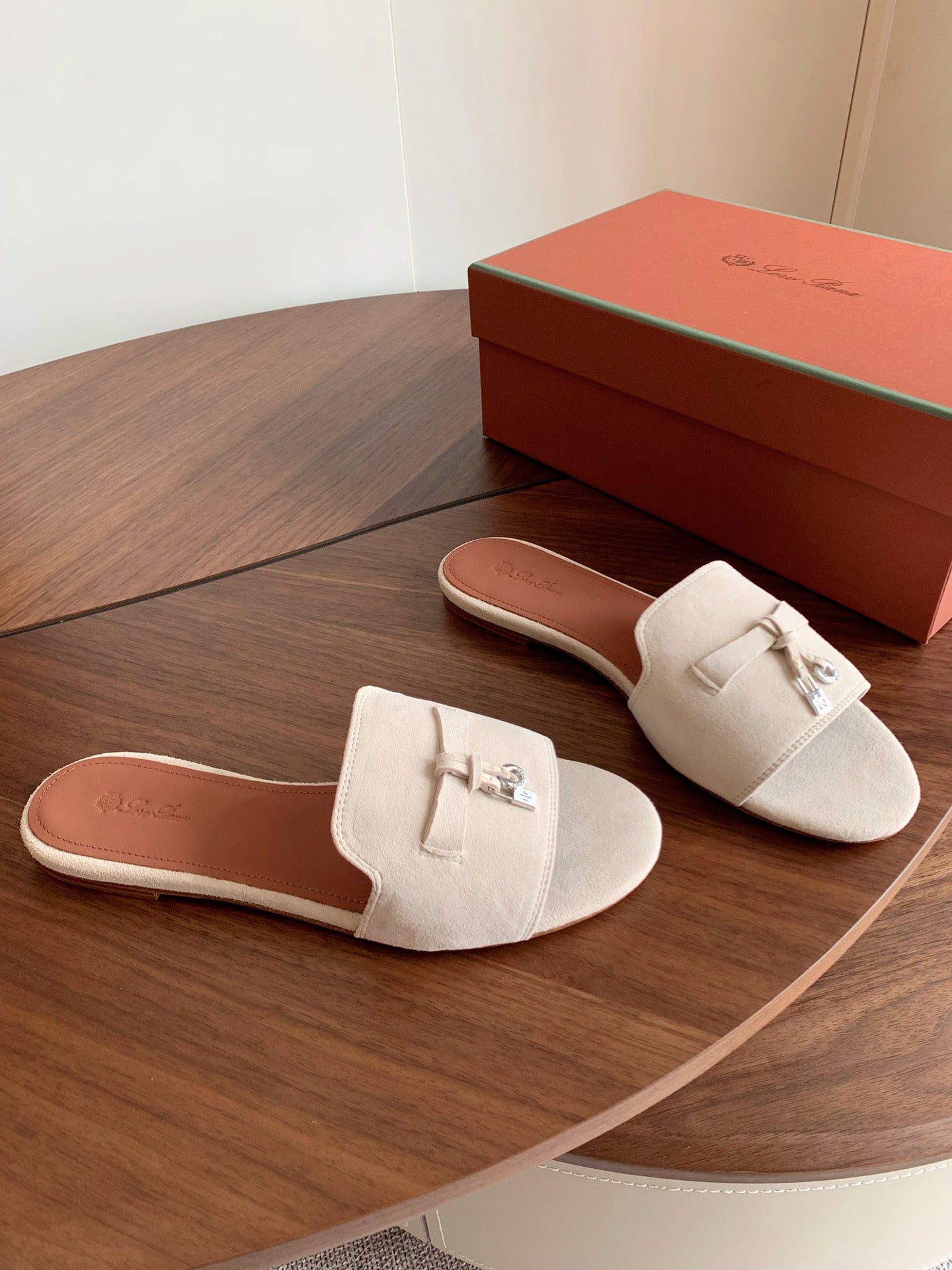 LP 26S SUMMER CHARMS SLIDES IN CREAM WHITE SUEDE SILVER HARDWARE