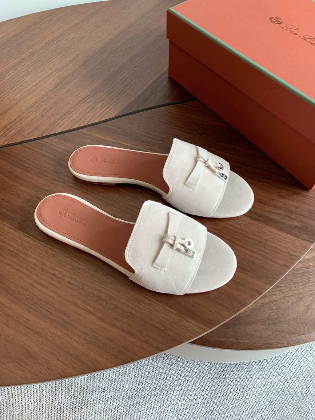 LP 26S SUMMER CHARMS SLIDES IN CREAM WHITE SUEDE SILVER HARDWARE
