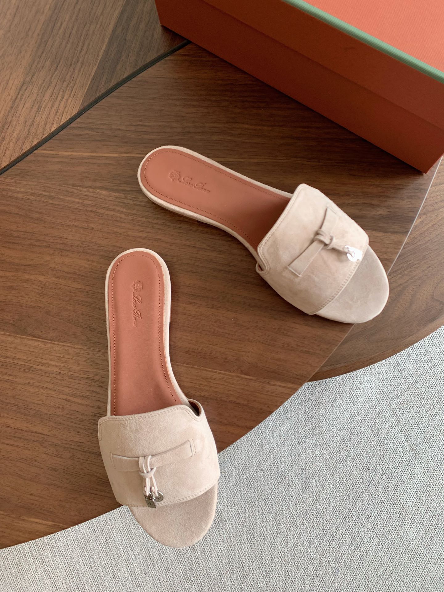 LP 26S SUMMER CHARMS SLIDES IN LIGHT GREY SUEDE GOLD HARDWARE