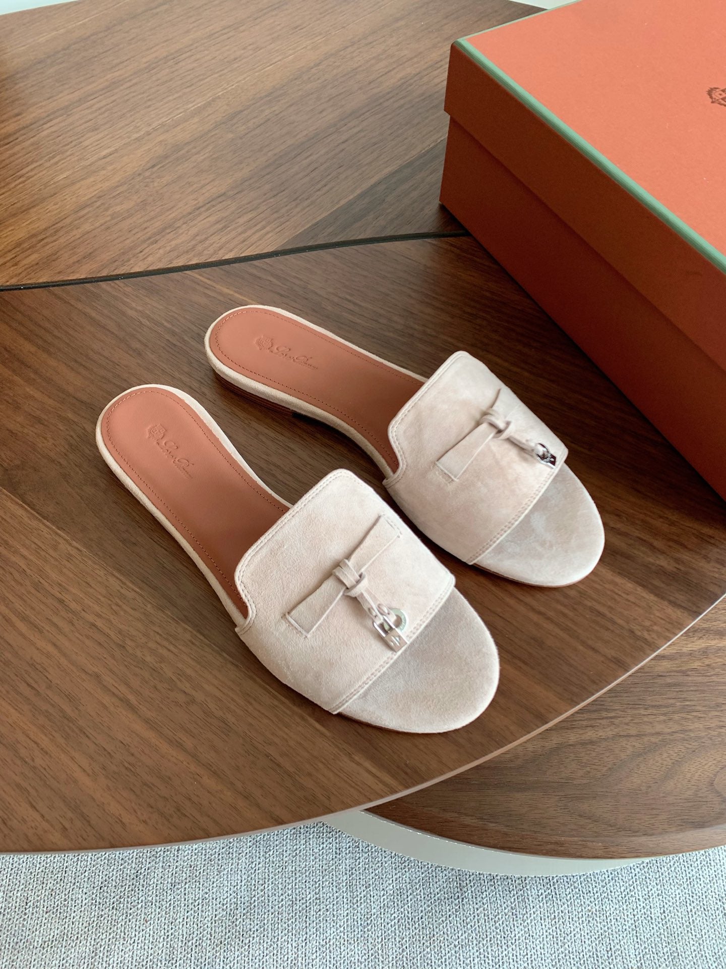 LP 26S SUMMER CHARMS SLIDES IN LIGHT GREY SUEDE GOLD HARDWARE