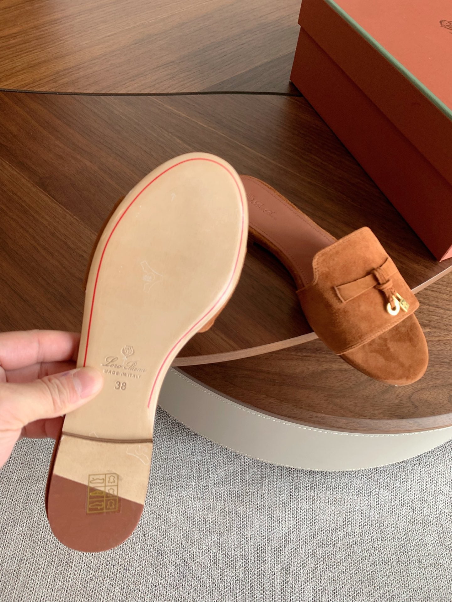 LP 26S SUMMER CHARMS SLIDES IN CARAMEL BROWN SUEDE GOLD HARDWARE