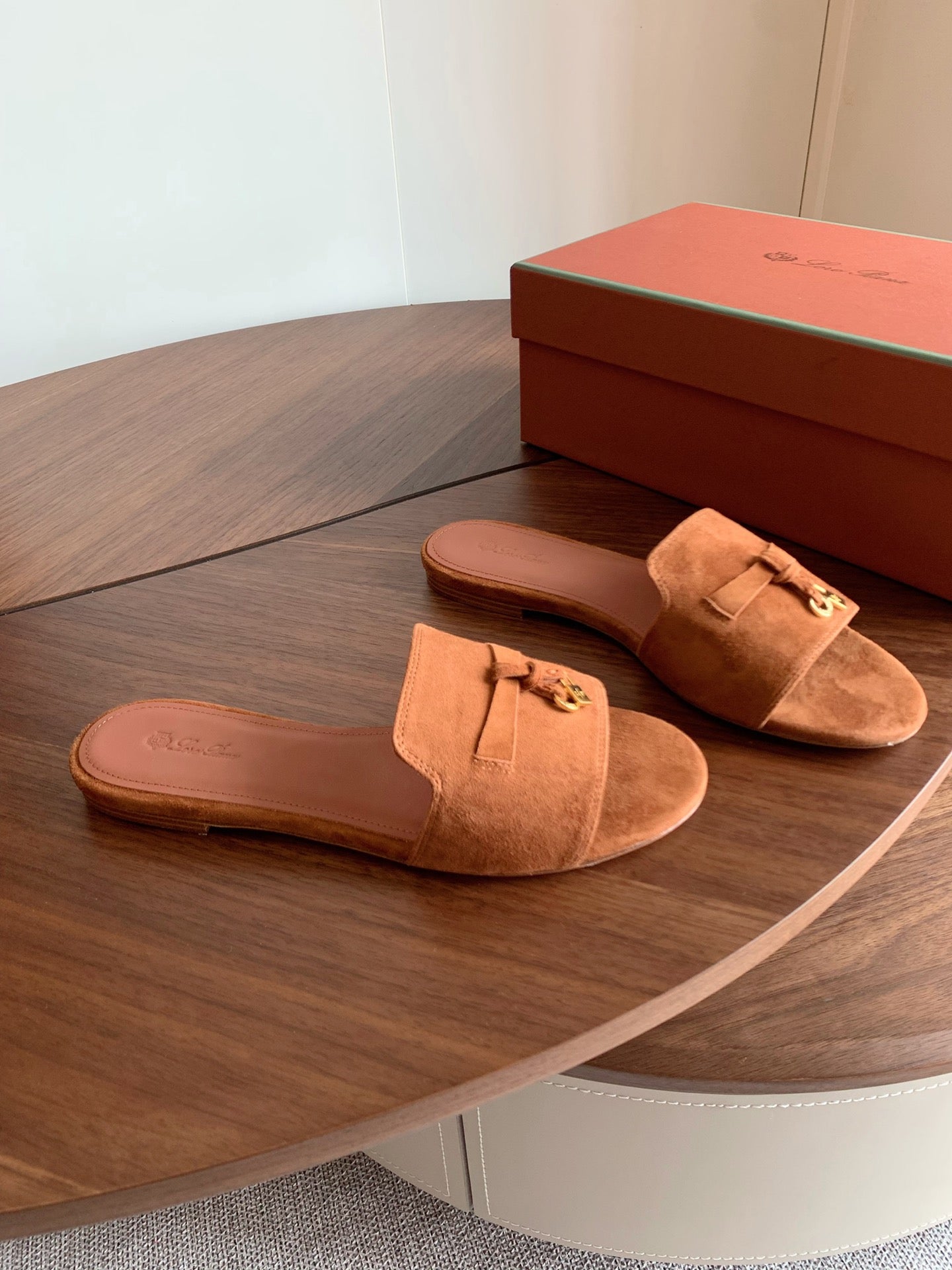 LP 26S SUMMER CHARMS SLIDES IN CARAMEL BROWN SUEDE GOLD HARDWARE