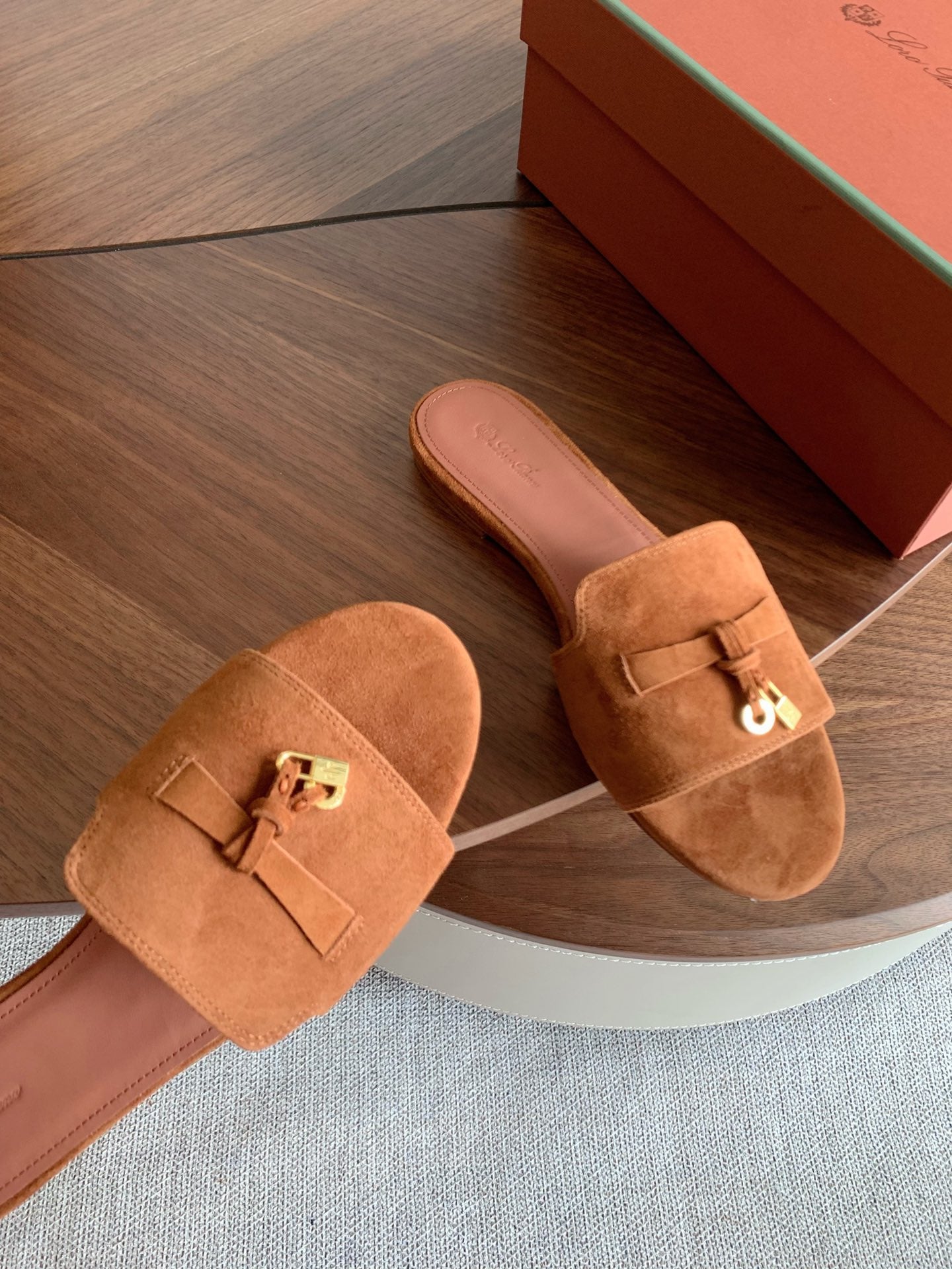 LP 26S SUMMER CHARMS SLIDES IN CARAMEL BROWN SUEDE GOLD HARDWARE