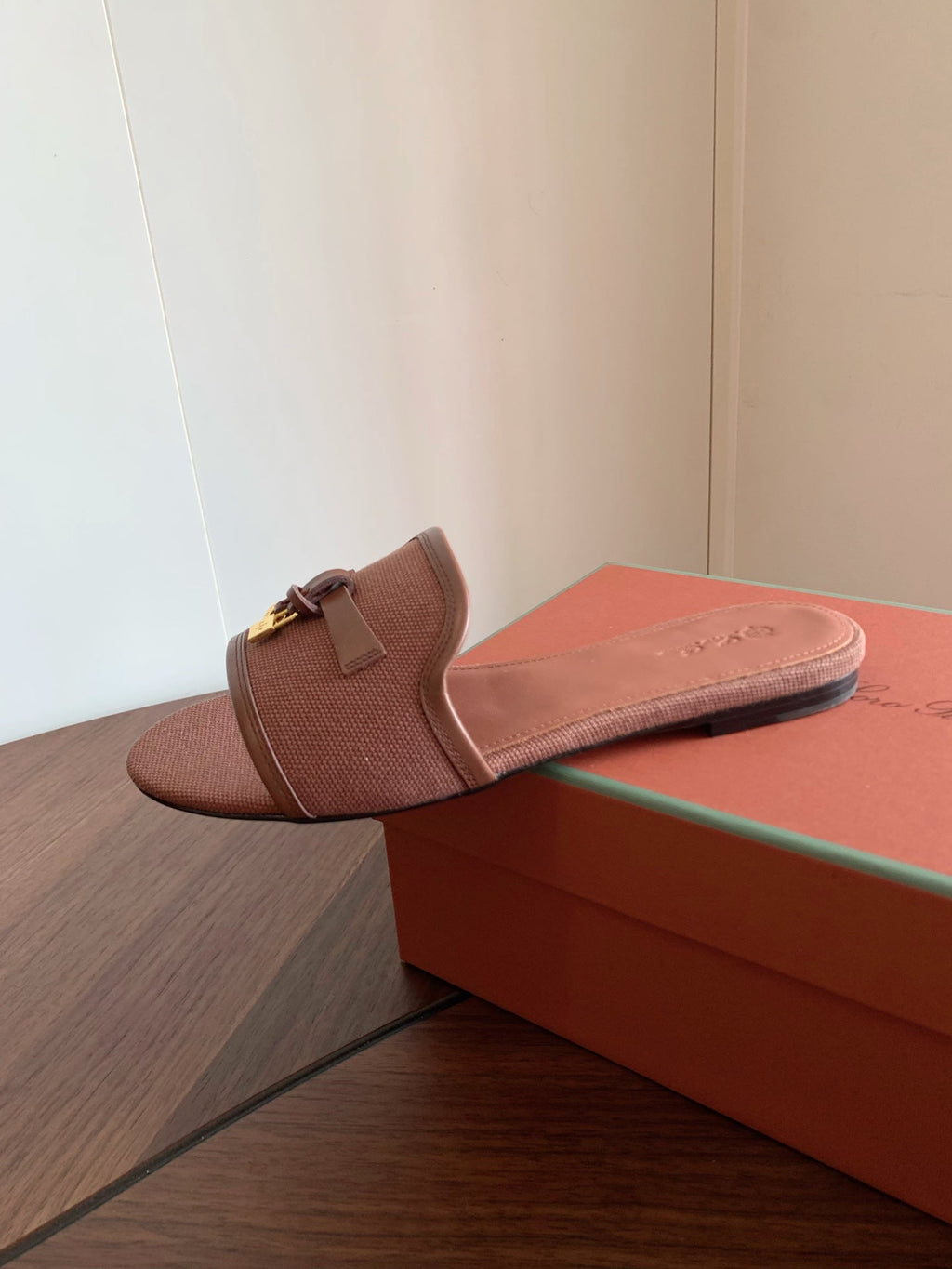 LP 26S SUMMER CHARMS SLIDES IN DUSTY ROSE BROWN CANVAS AND CALFSKIN GOLD HARDWARE
