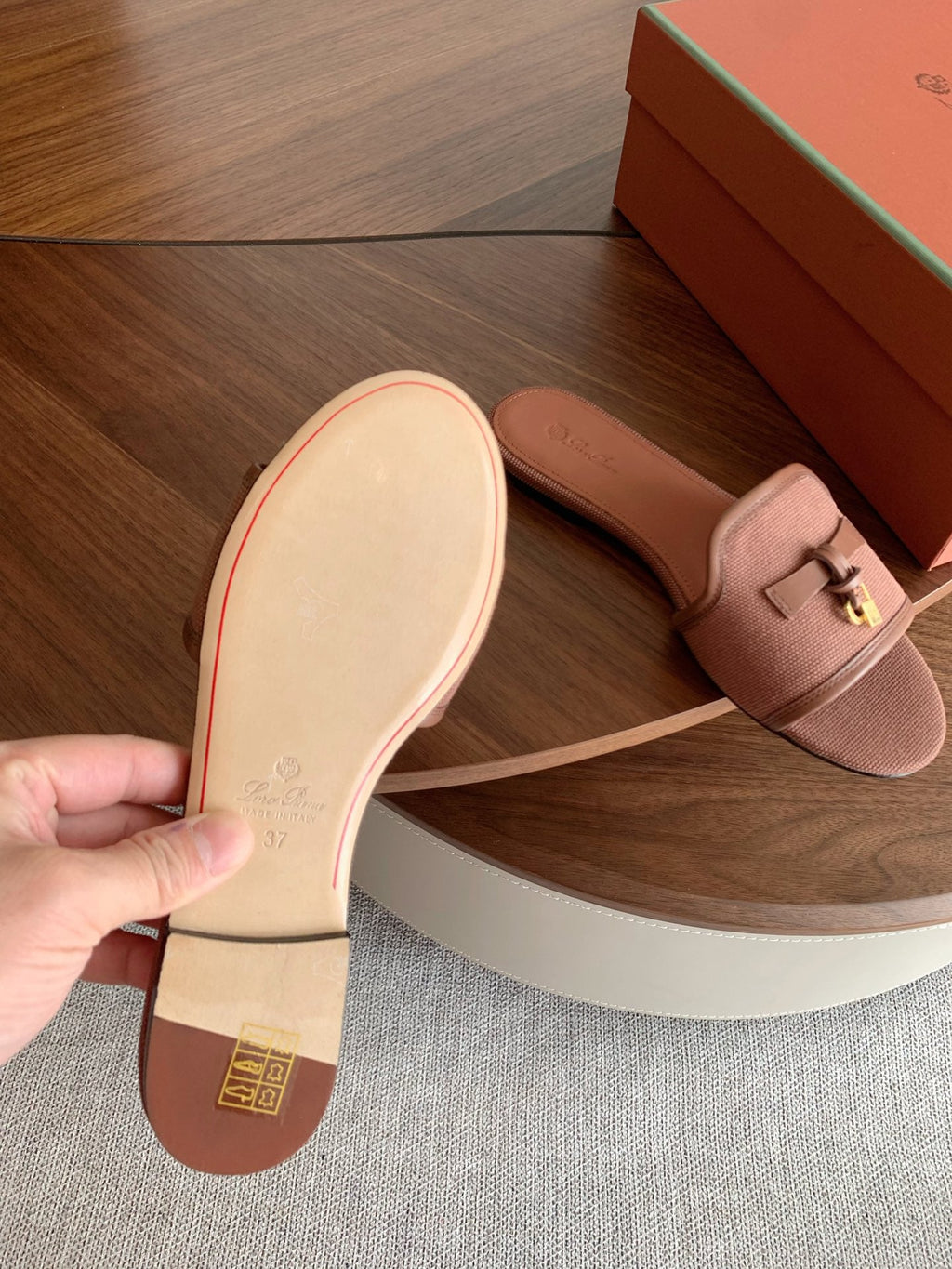 LP 26S SUMMER CHARMS SLIDES IN DUSTY ROSE BROWN CANVAS AND CALFSKIN GOLD HARDWARE
