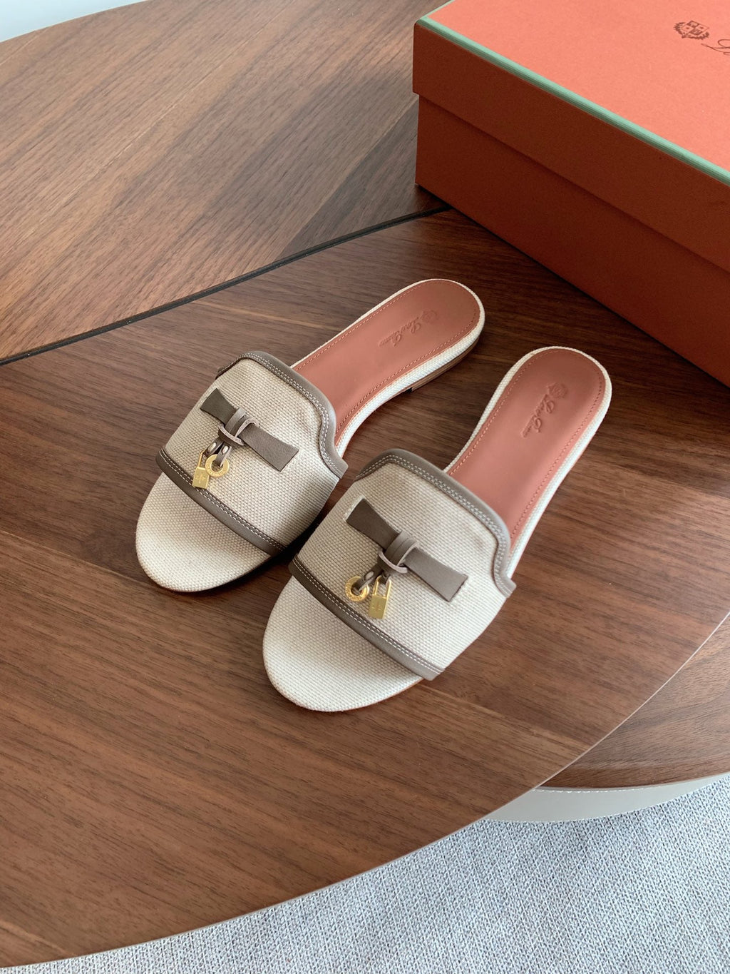 LP 26S SUMMER CHARMS SLIDES IN BEIGE CANVAS AND TAUPE BROWN CALFSKIN GOLD HARDWARE