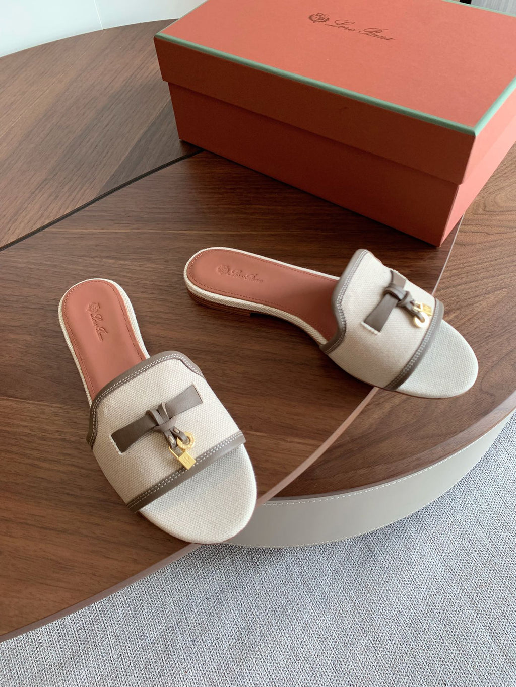 LP 26S SUMMER CHARMS SLIDES IN BEIGE CANVAS AND TAUPE BROWN CALFSKIN GOLD HARDWARE