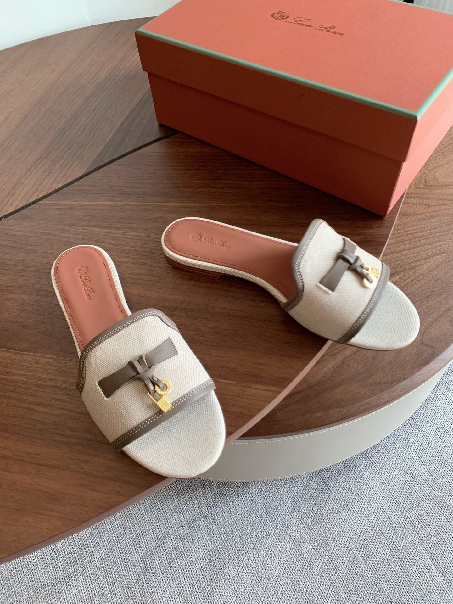LP 26S SUMMER CHARMS SLIDES IN BEIGE CANVAS AND TAUPE BROWN CALFSKIN GOLD HARDWARE