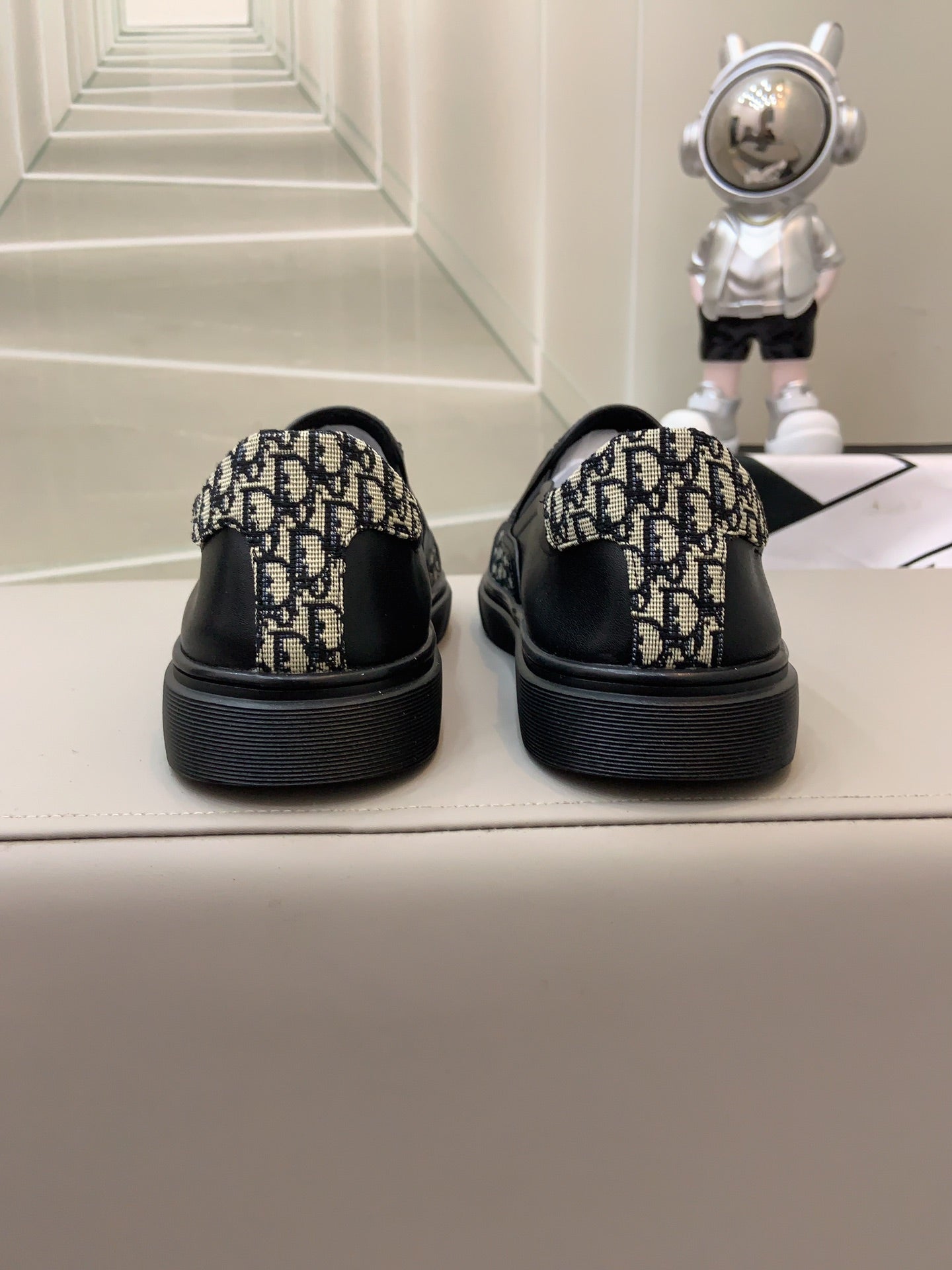 CD B23 SLIP ON BLACK CALFSKIN AND BEIGE FABRIC