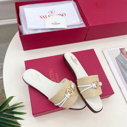 GARAVANI V LOGO SIGNATURE SLIDE IN BEIGE RAFFIA AND WHITE CALFSKIN