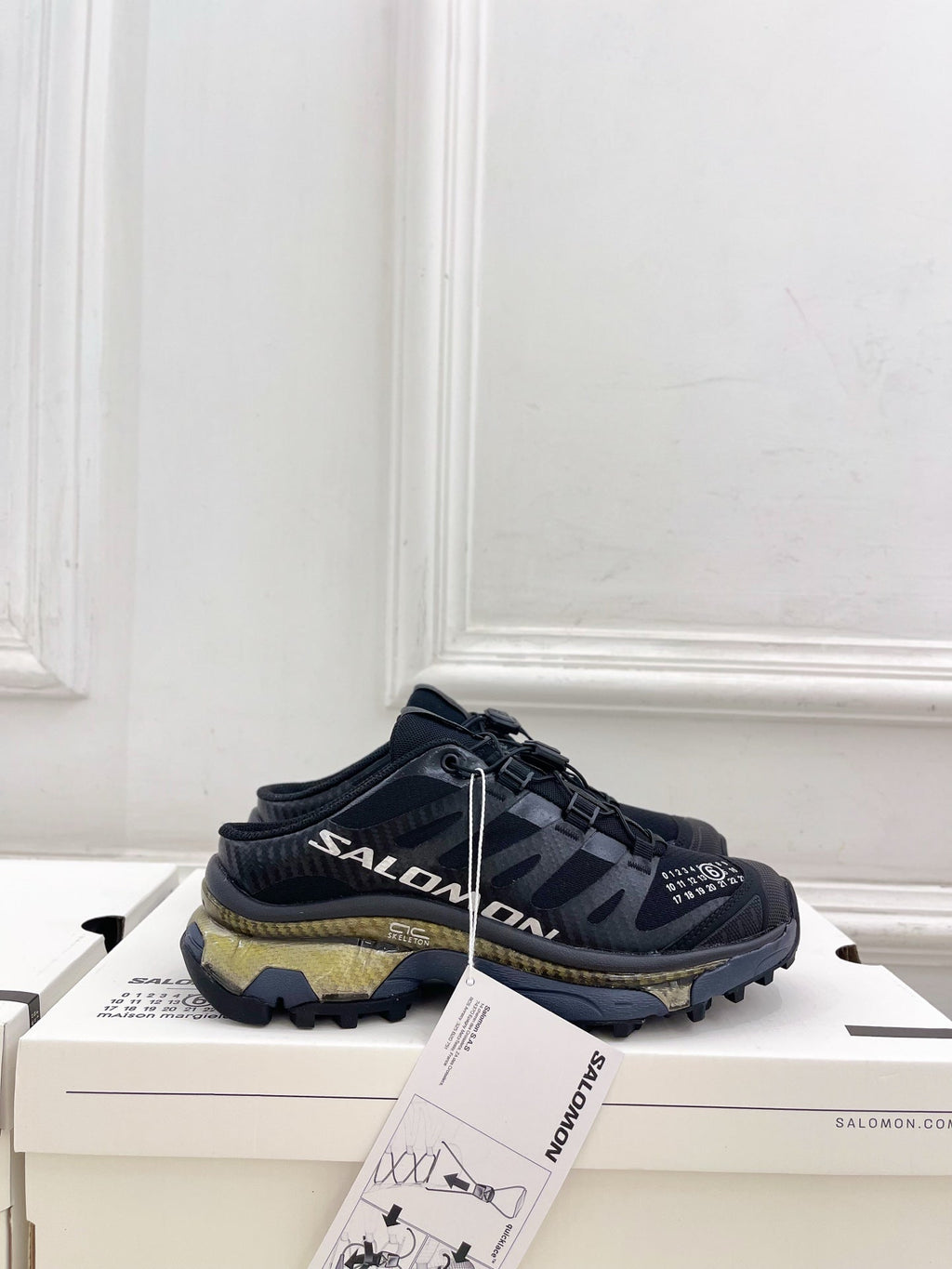 ALO 25S SALOMON XT-6 SNEAKER MULE IN BLACK TPU