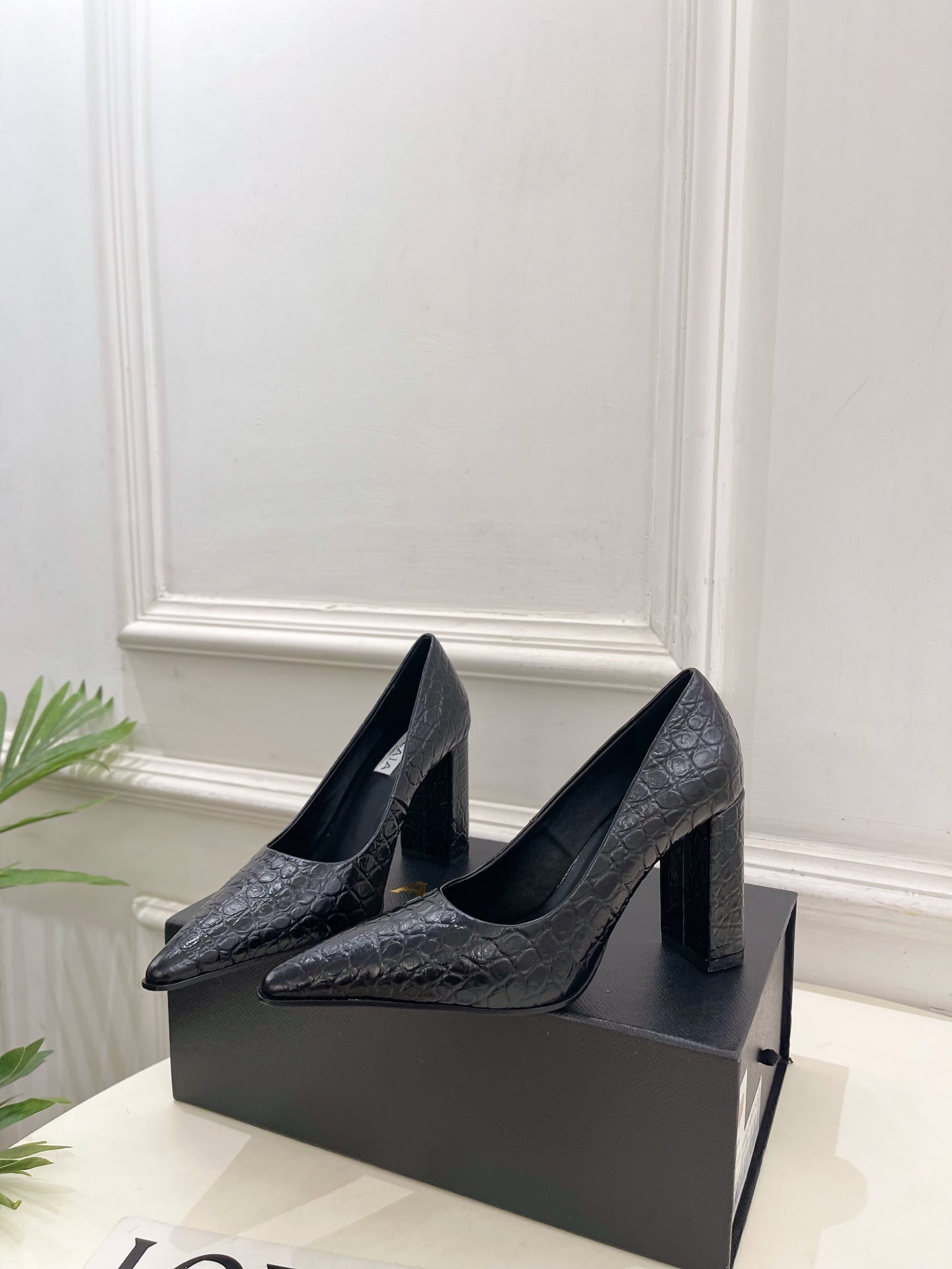 ALAIA 26S HIGH HEELS 95 MM IN BLACK CROCODILE-EMBOSSED CALFSKIN