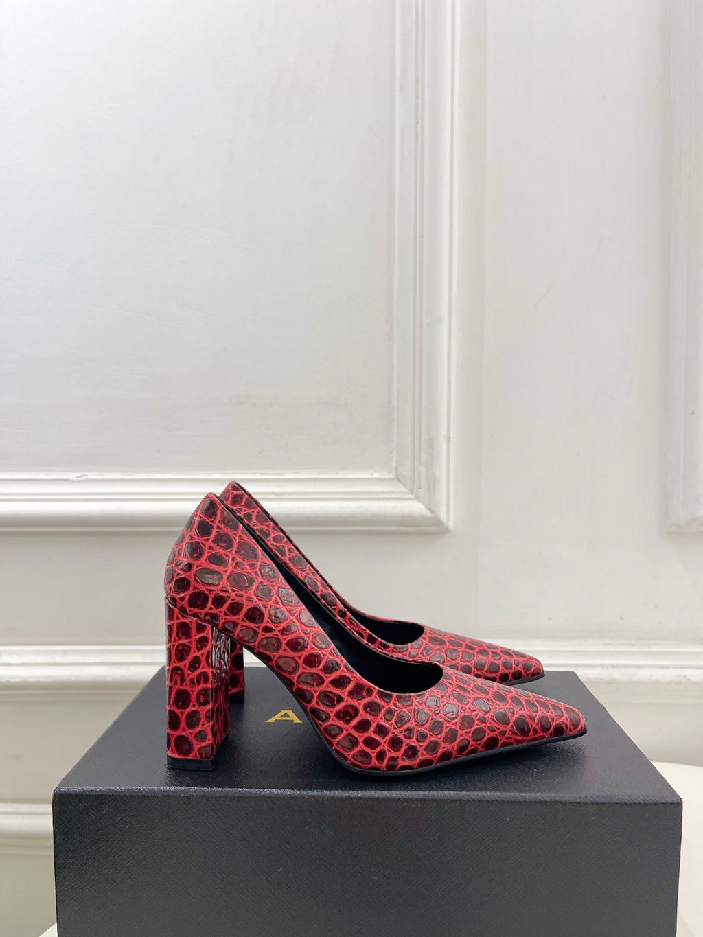 ALAIA 26S HIGH HEELS 95 MM IN DARK RED CROCODILE-EMBOSSED CALFSKIN