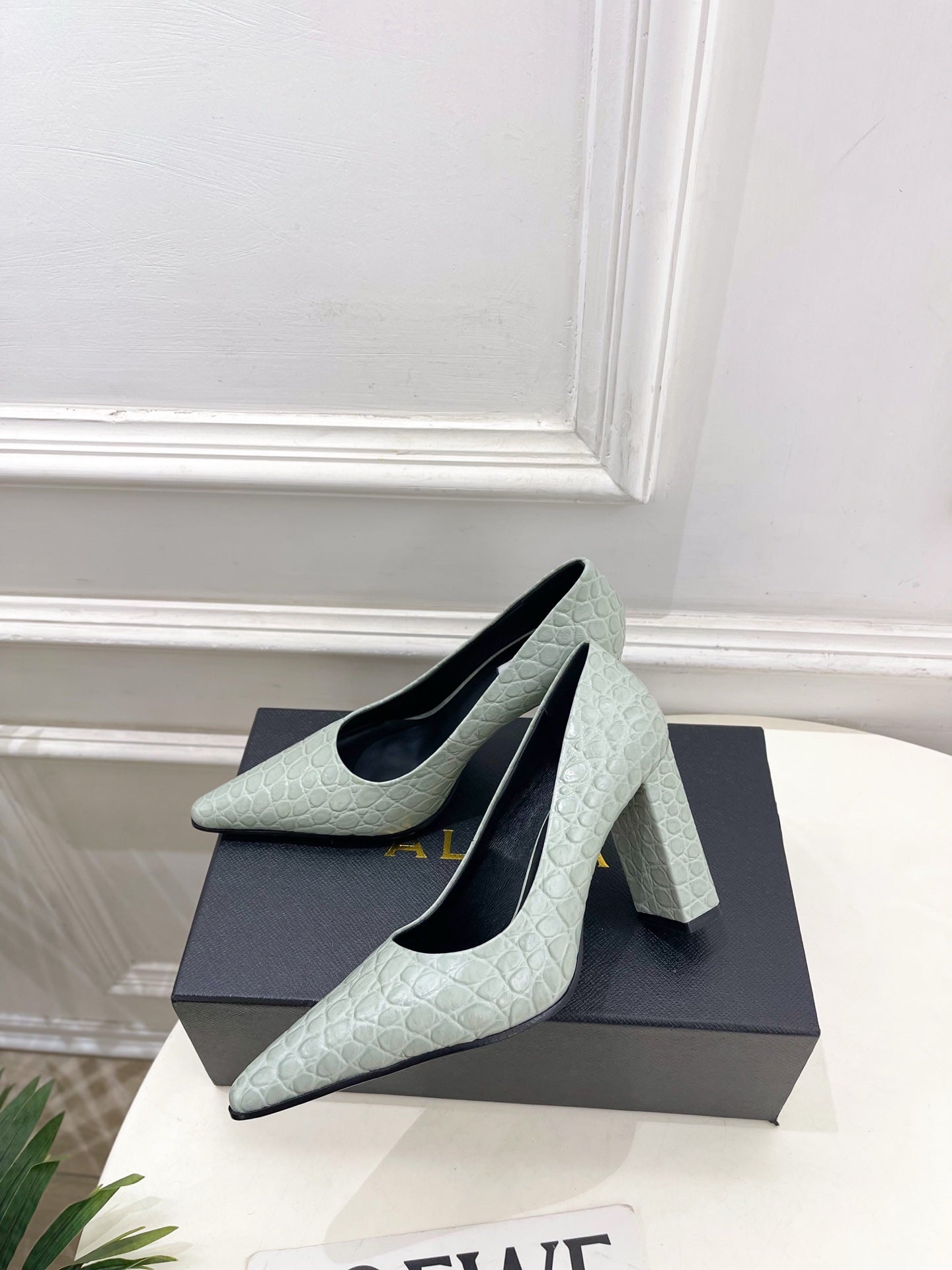 ALAIA 26S HIGH HEELS 95 MM IN SAGE GREEN CROCODILE-EMBOSSED CALFSKIN