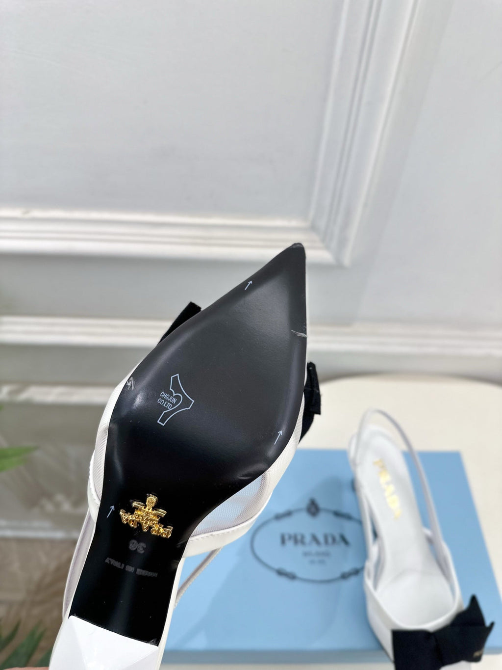 PRADA 26S POINTED-TOE SLINGBACK HEELS 75MM IN WHITE MESH WITH BLACK BOW