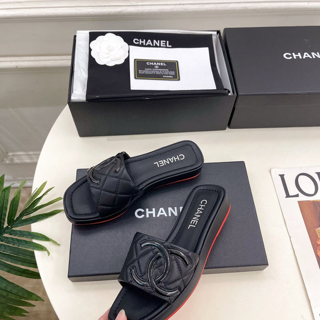 CHANEL 26S FLAT SLIDES IN BLACK LAMBSKIN WITH CC LOGO