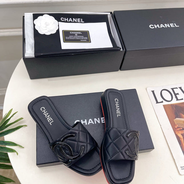 CHANEL 26S FLAT SLIDES IN BLACK LAMBSKIN WITH CC LOGO