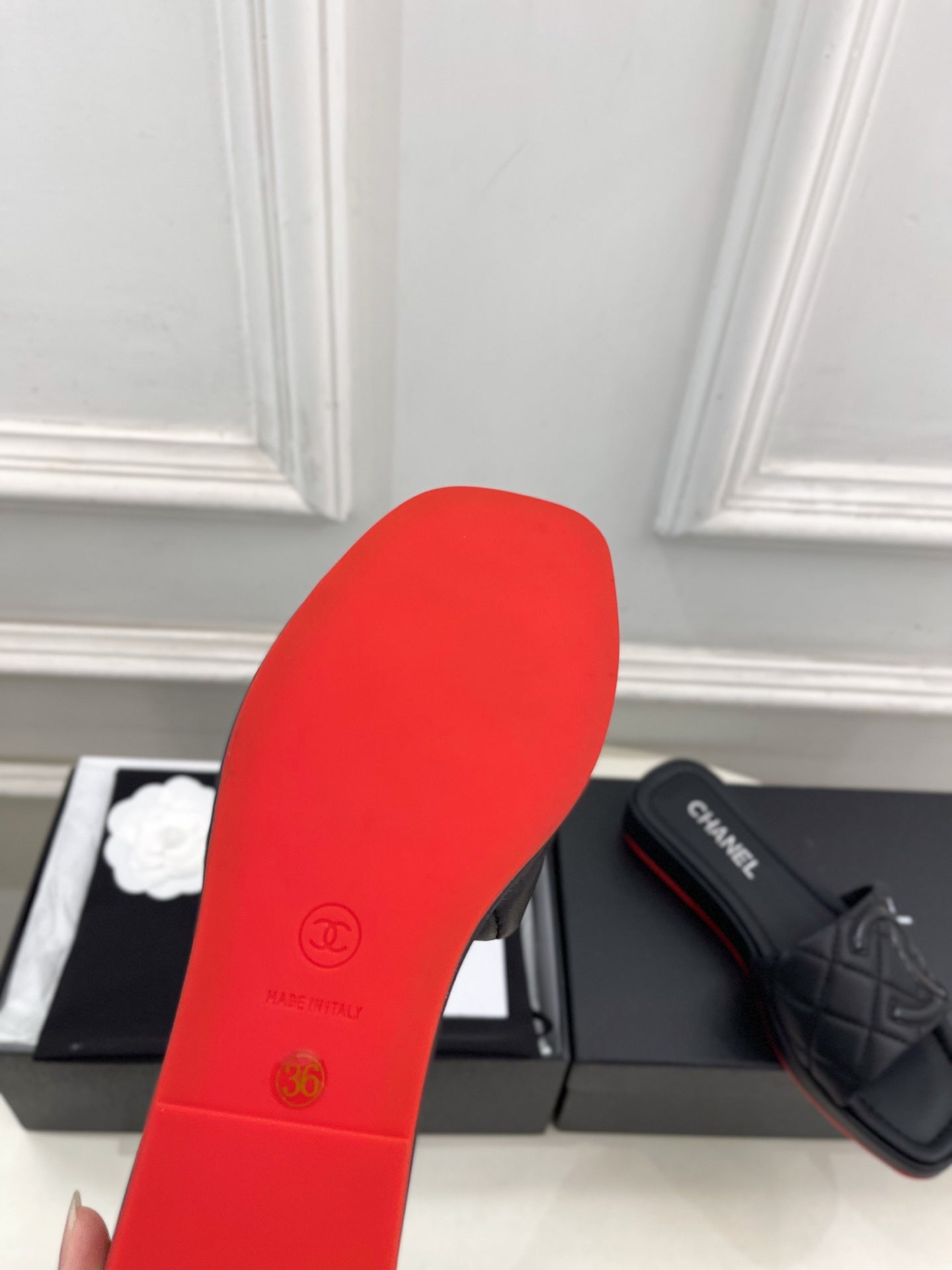 CHANEL 26S FLAT SLIDES IN BLACK LAMBSKIN WITH CC LOGO