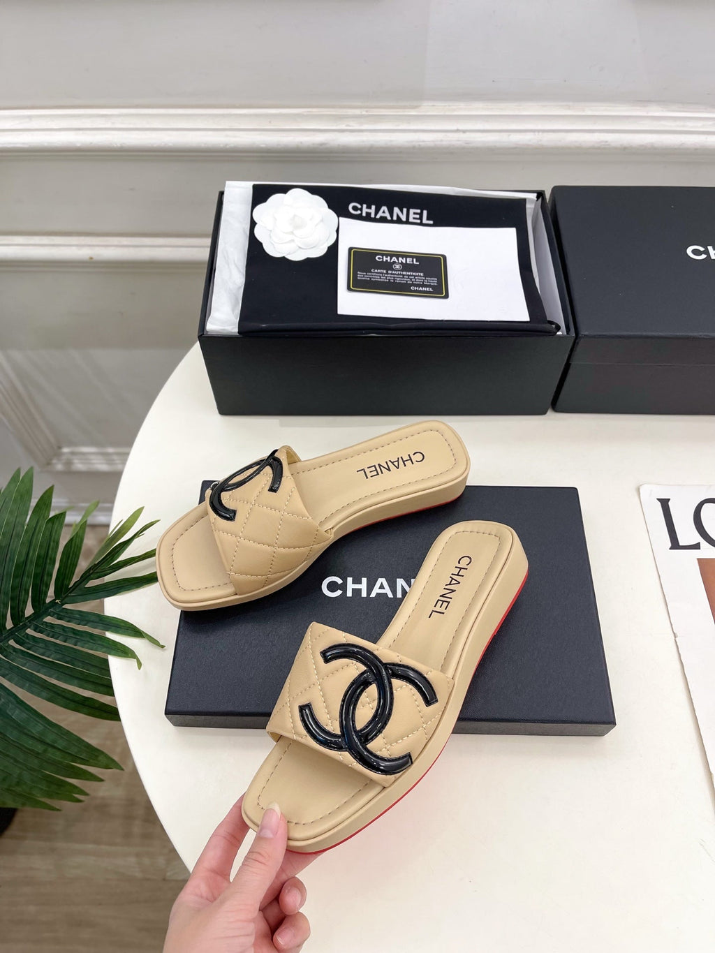 CHANEL 26S FLAT SLIDES IN BEIGE LAMBSKIN WITH BLACK CC LOGO