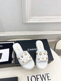 CHANEL 26S FLAT SANDALS IN WHITE LAMBSKIN CHARM-DECORATED