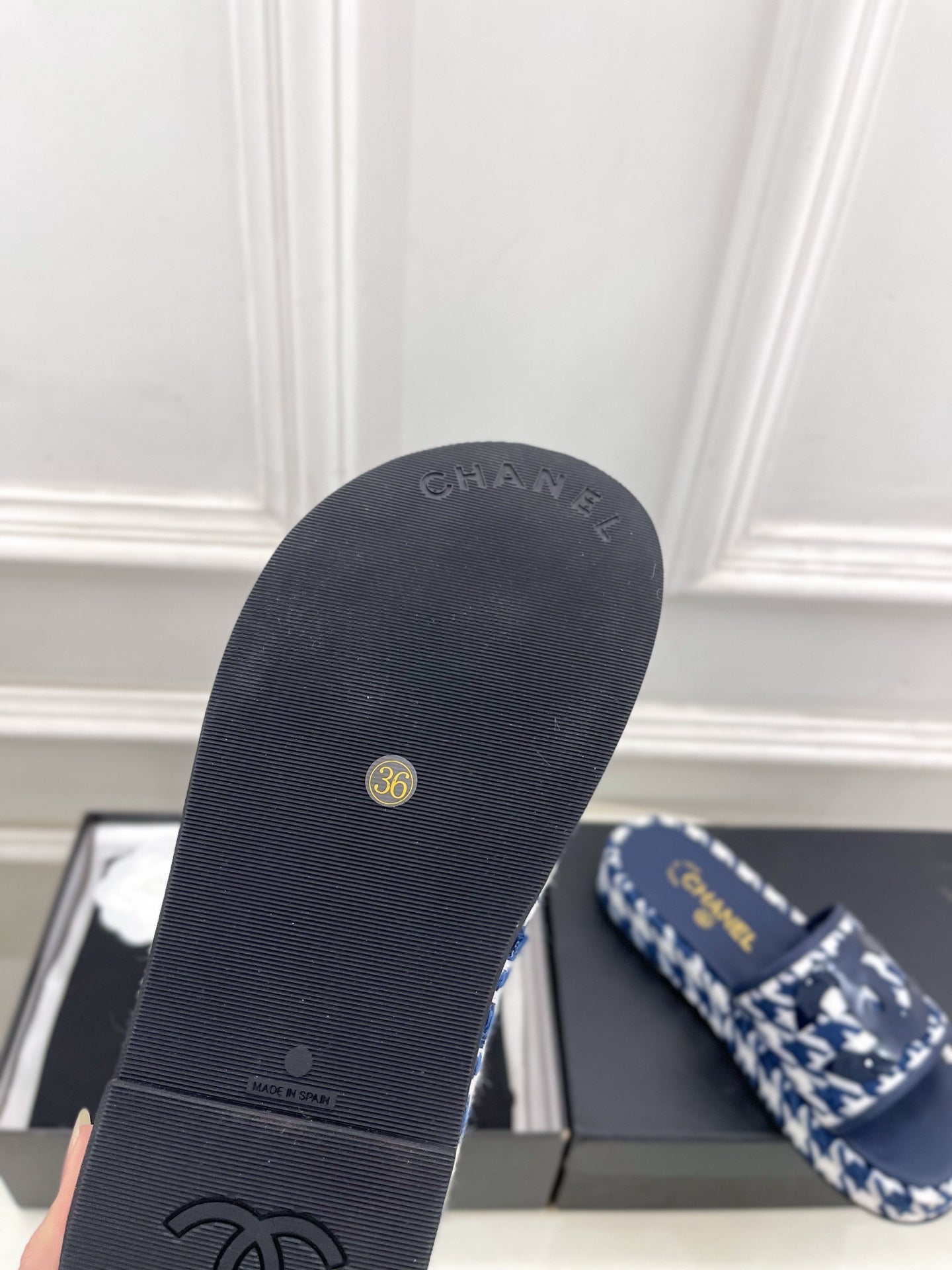 CHANEL 26S SANDALS 35 MM IN NAVY BLUE TWEED
