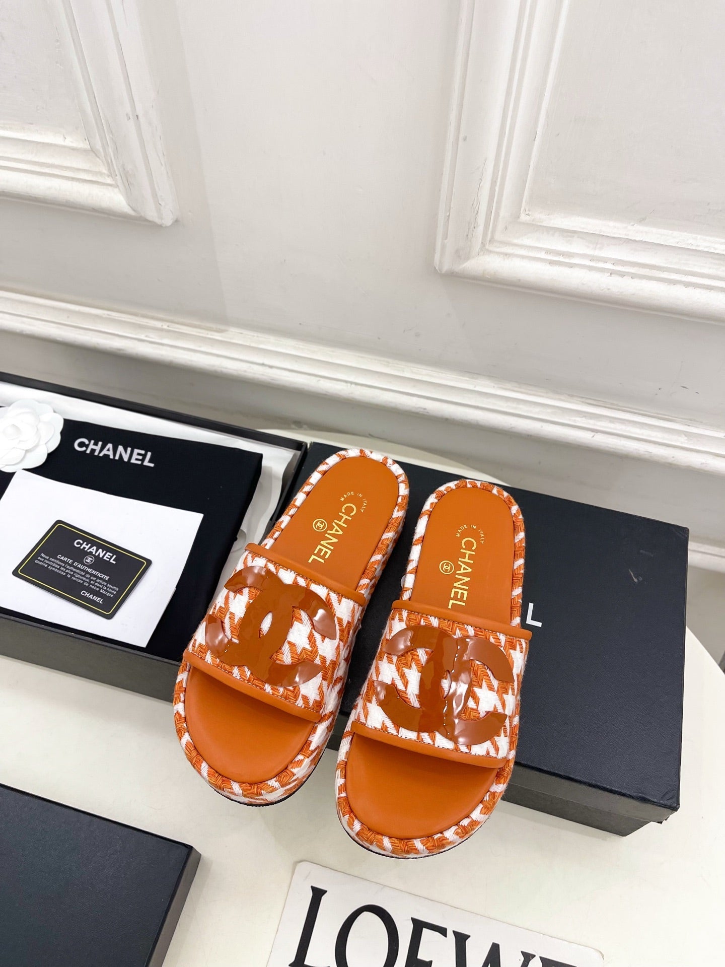 CHANEL 26S SANDALS 35 MM IN ORANGE TWEED