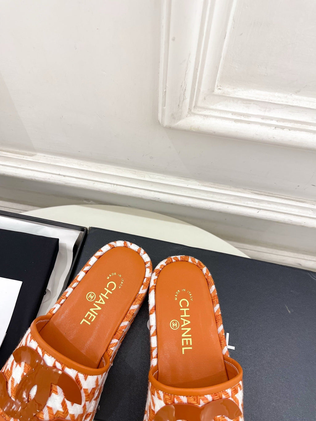 CHANEL 26S SANDALS 35 MM IN ORANGE TWEED
