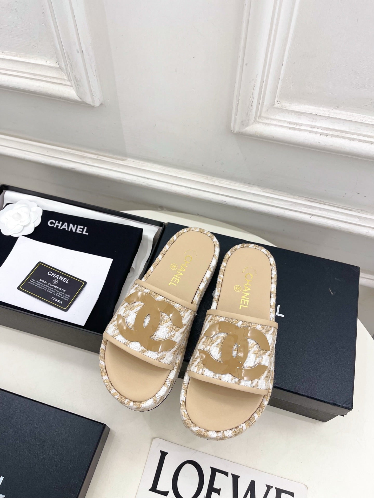 CHANEL 26S SANDALS 35 MM IN BEIGE TWEED