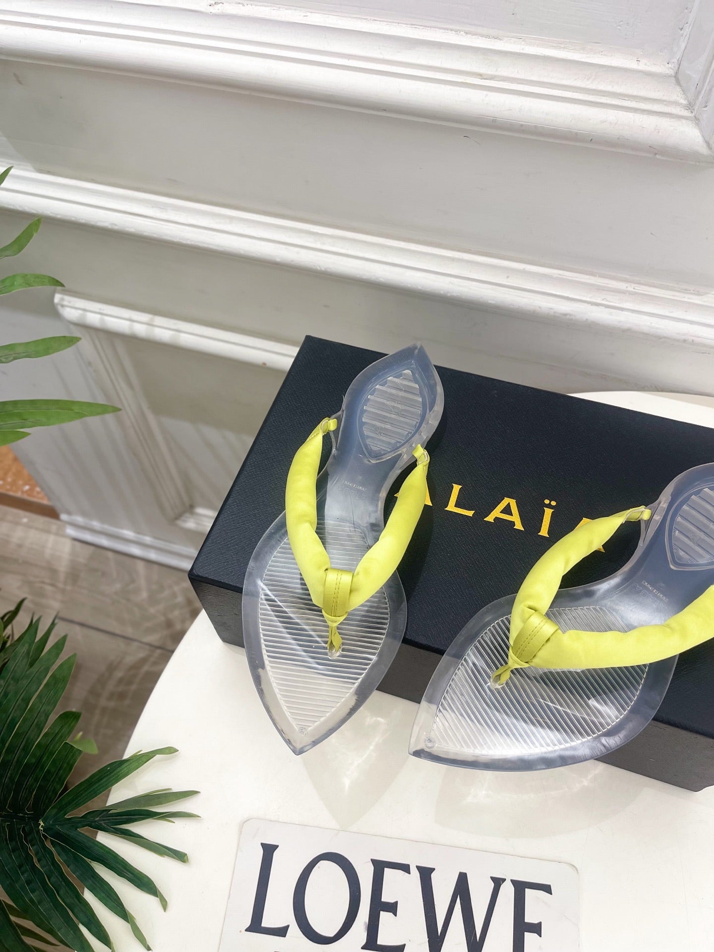 ALAIA 26S THONG SANDALS IN LIGHT YELLOW SATIN AND TRANSPARENT PVC