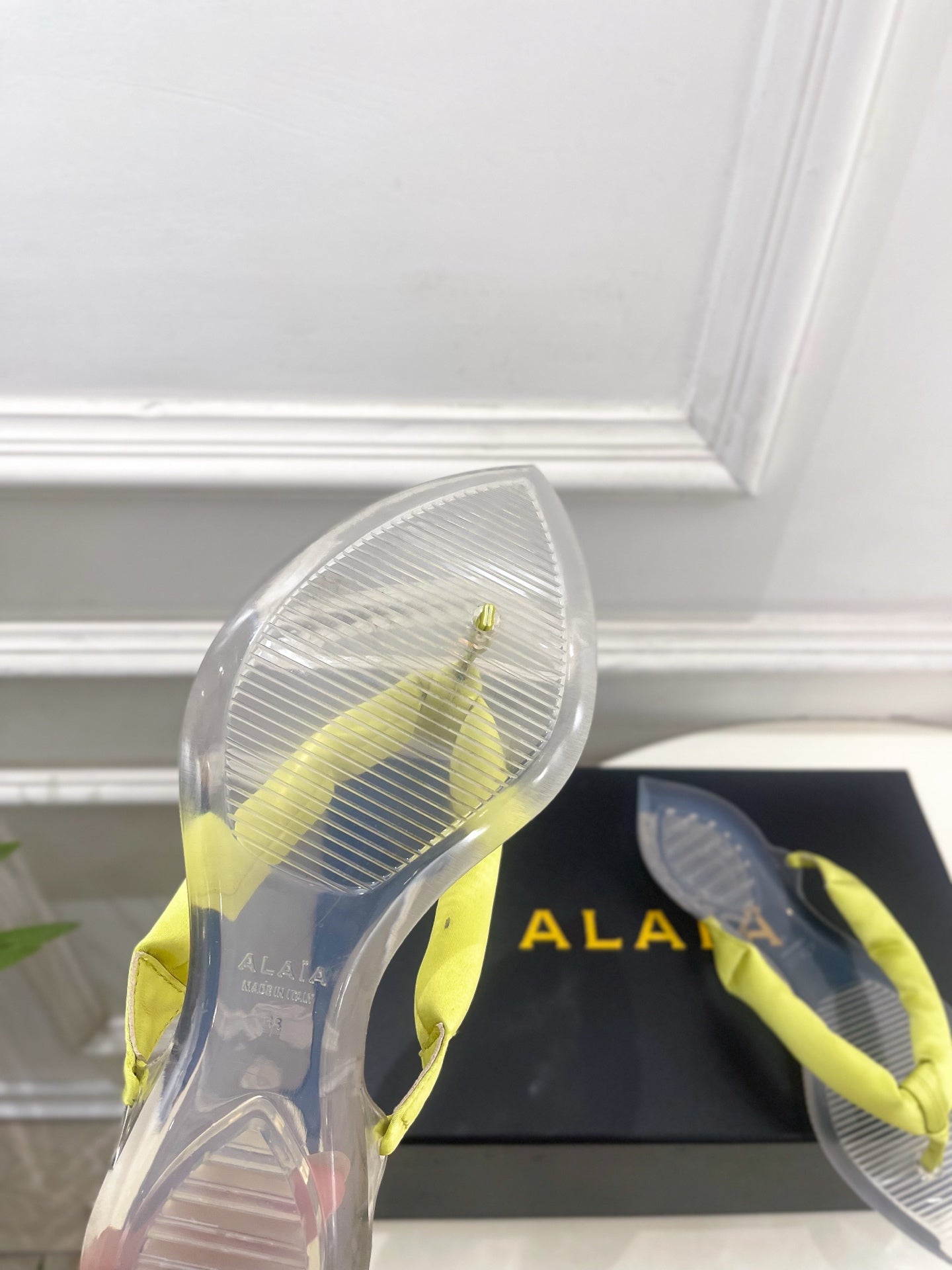 ALAIA 26S THONG SANDALS IN LIGHT YELLOW SATIN AND TRANSPARENT PVC