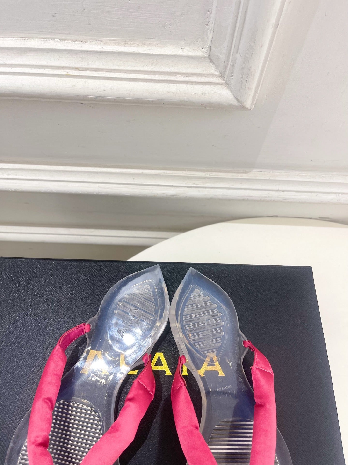 ALAIA 26S THONG SANDALS IN DARK PINK SATIN AND TRANSPARENT PVC